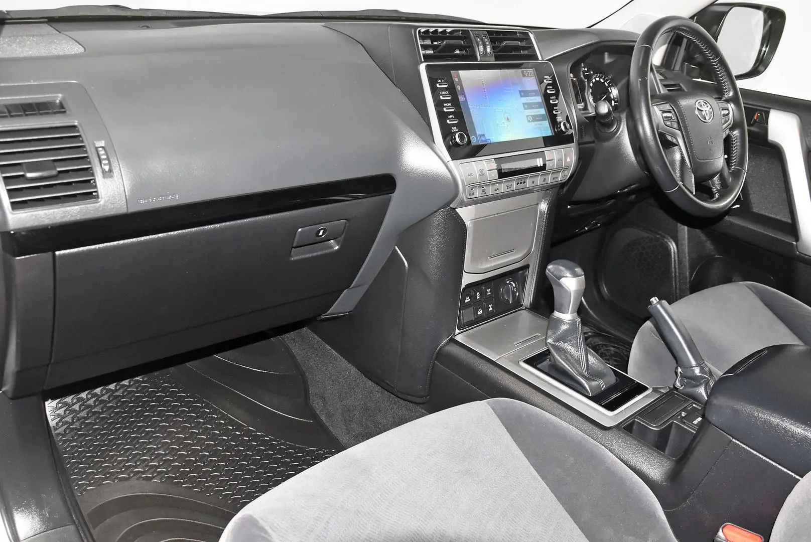 2023 Toyota Landcruiser Prado Gallery Image 15