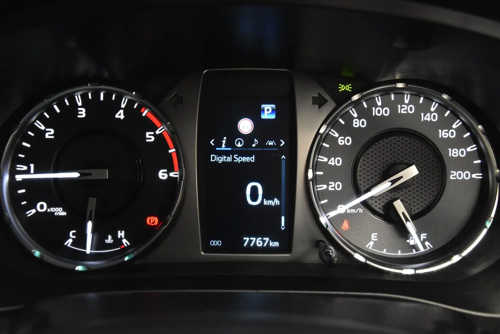 2025 Toyota Hilux Gallery Image 10