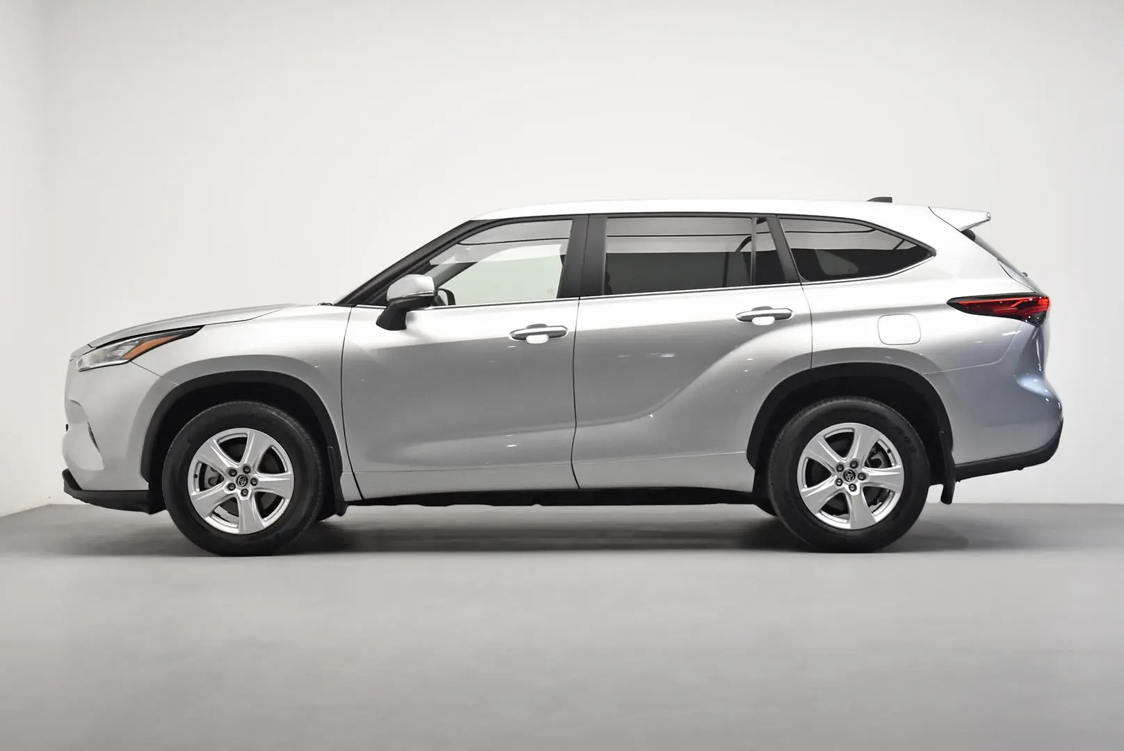 2023 Toyota Kluger Gallery Image 4