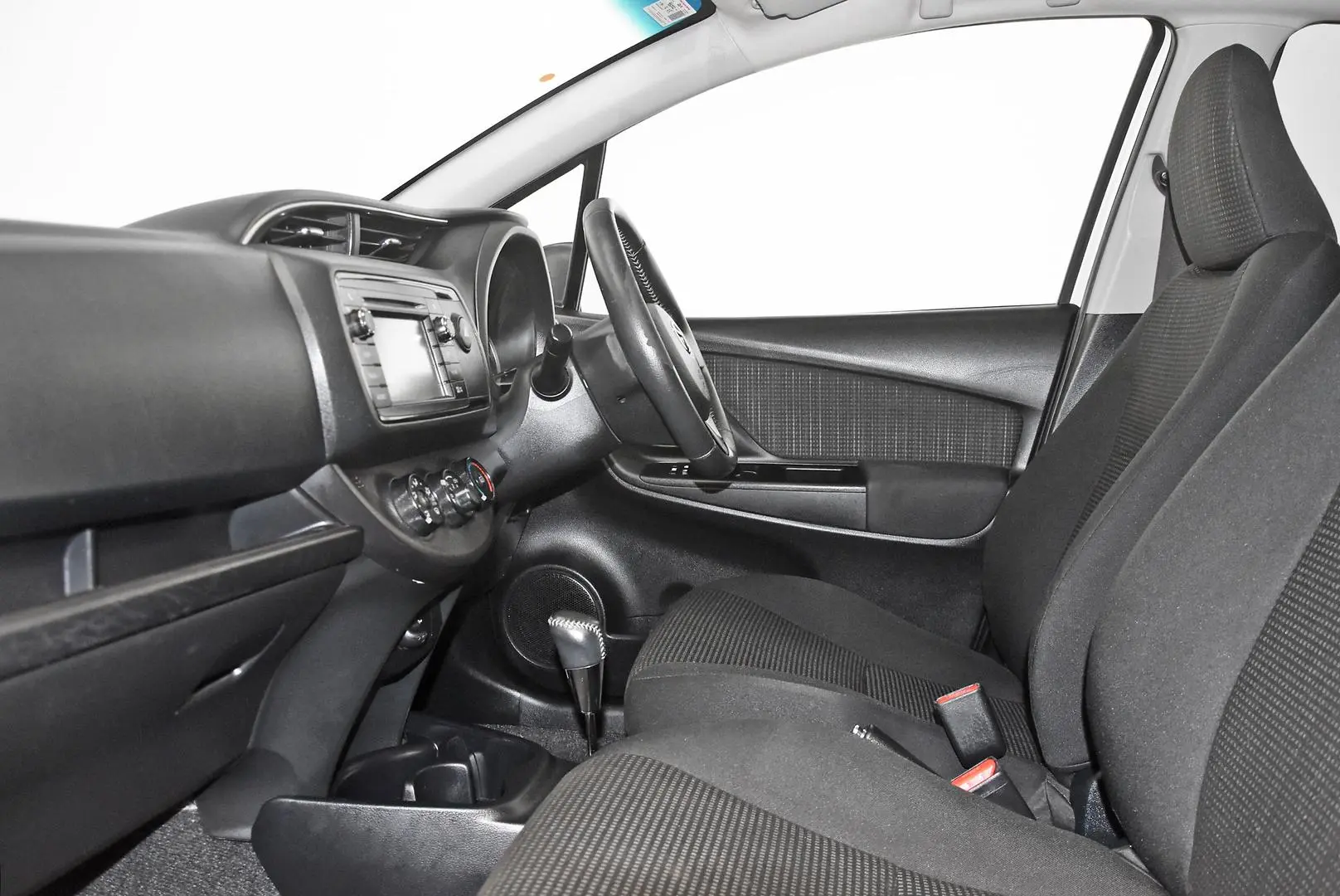2019 Toyota Yaris Gallery Image 17