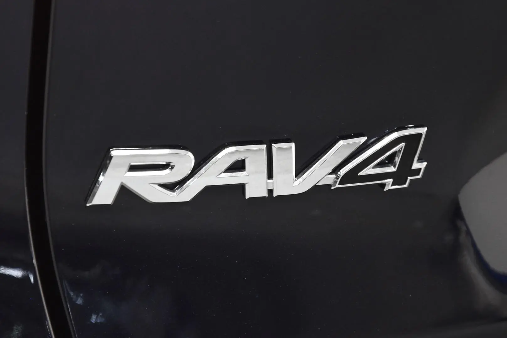 2025 Toyota RAV4 Gallery Image 7