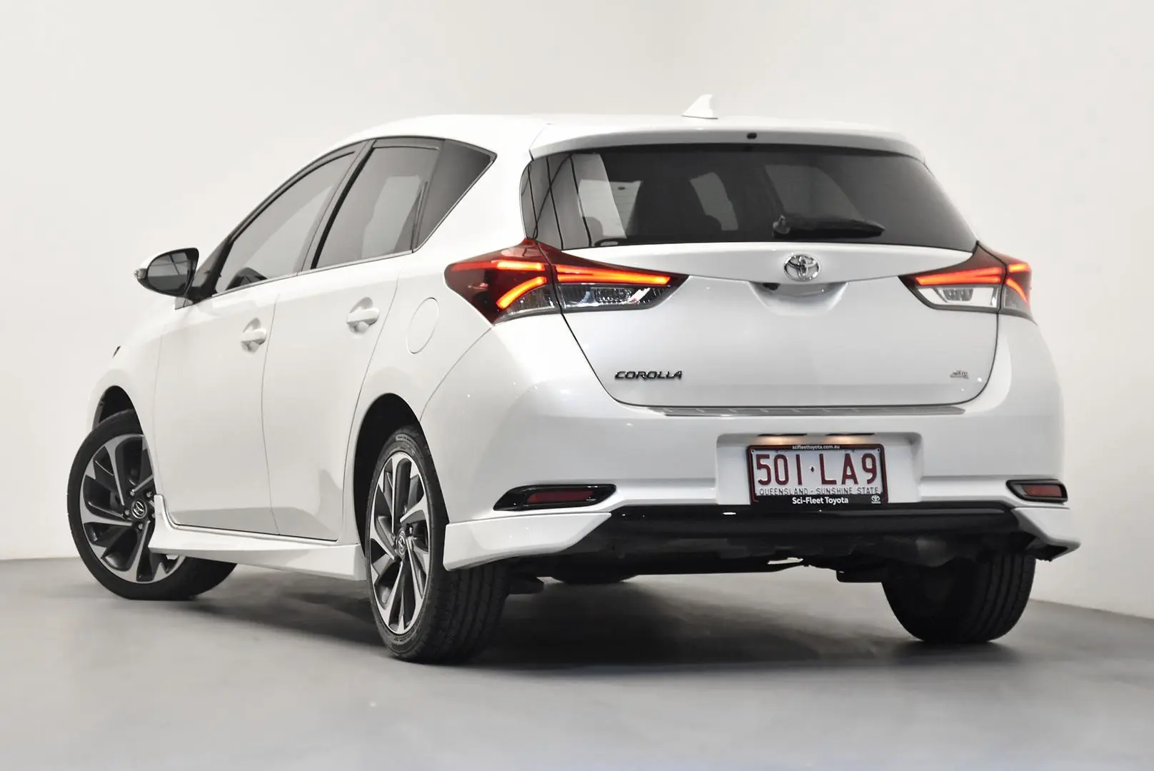 2016 Toyota Corolla Gallery Image 5