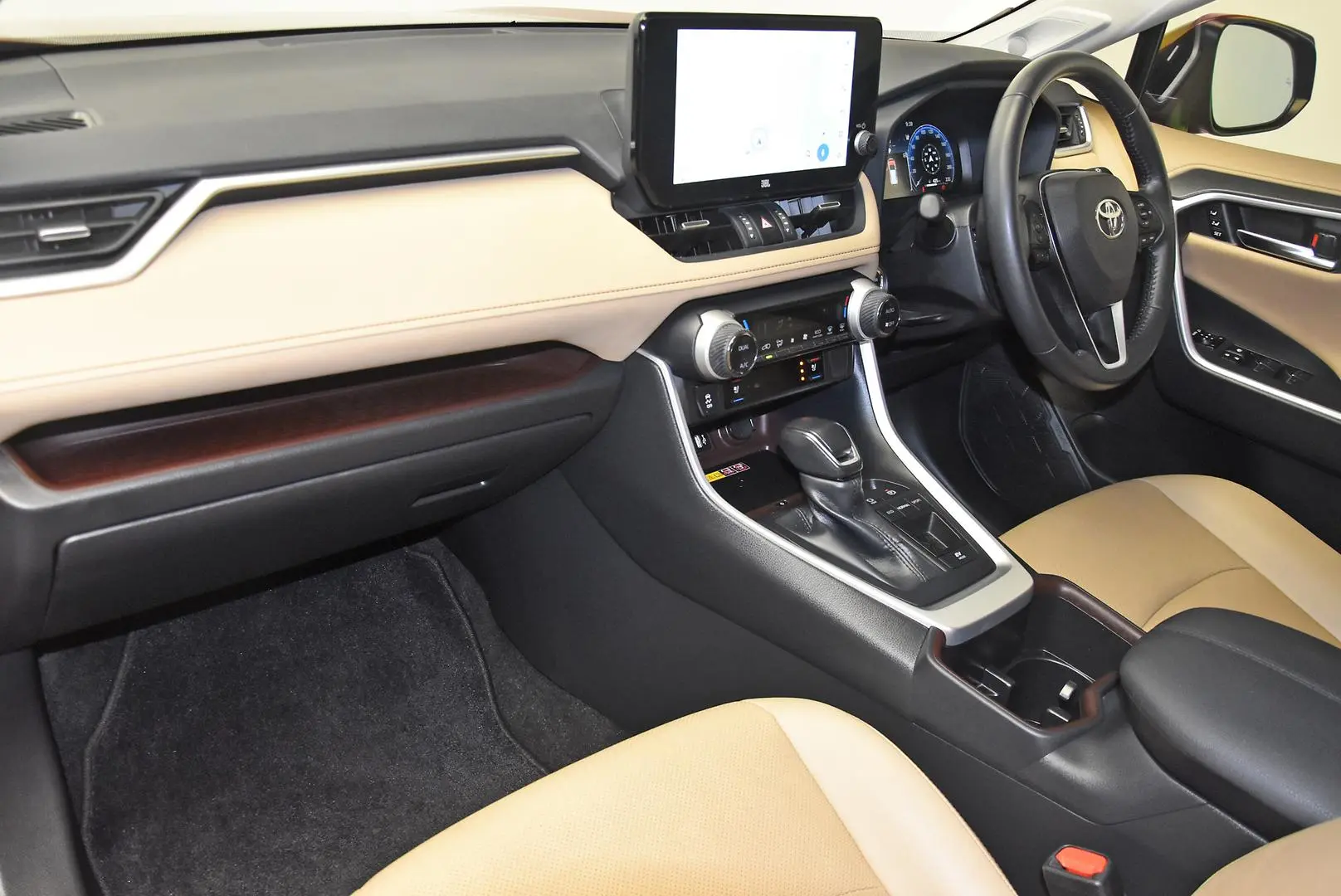 2023 Toyota RAV4 Gallery Image 17