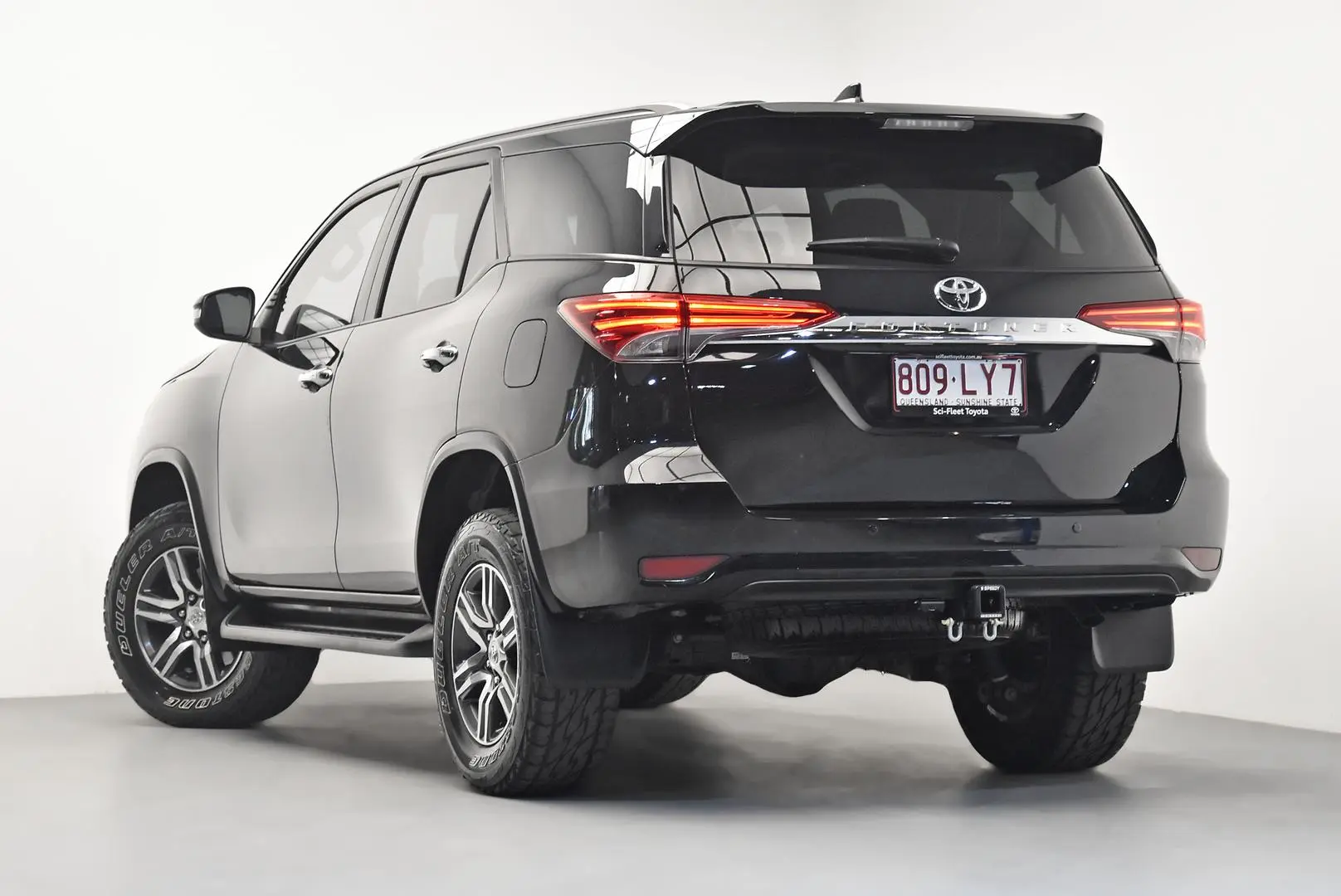 2016 Toyota Fortuner Gallery Image 5