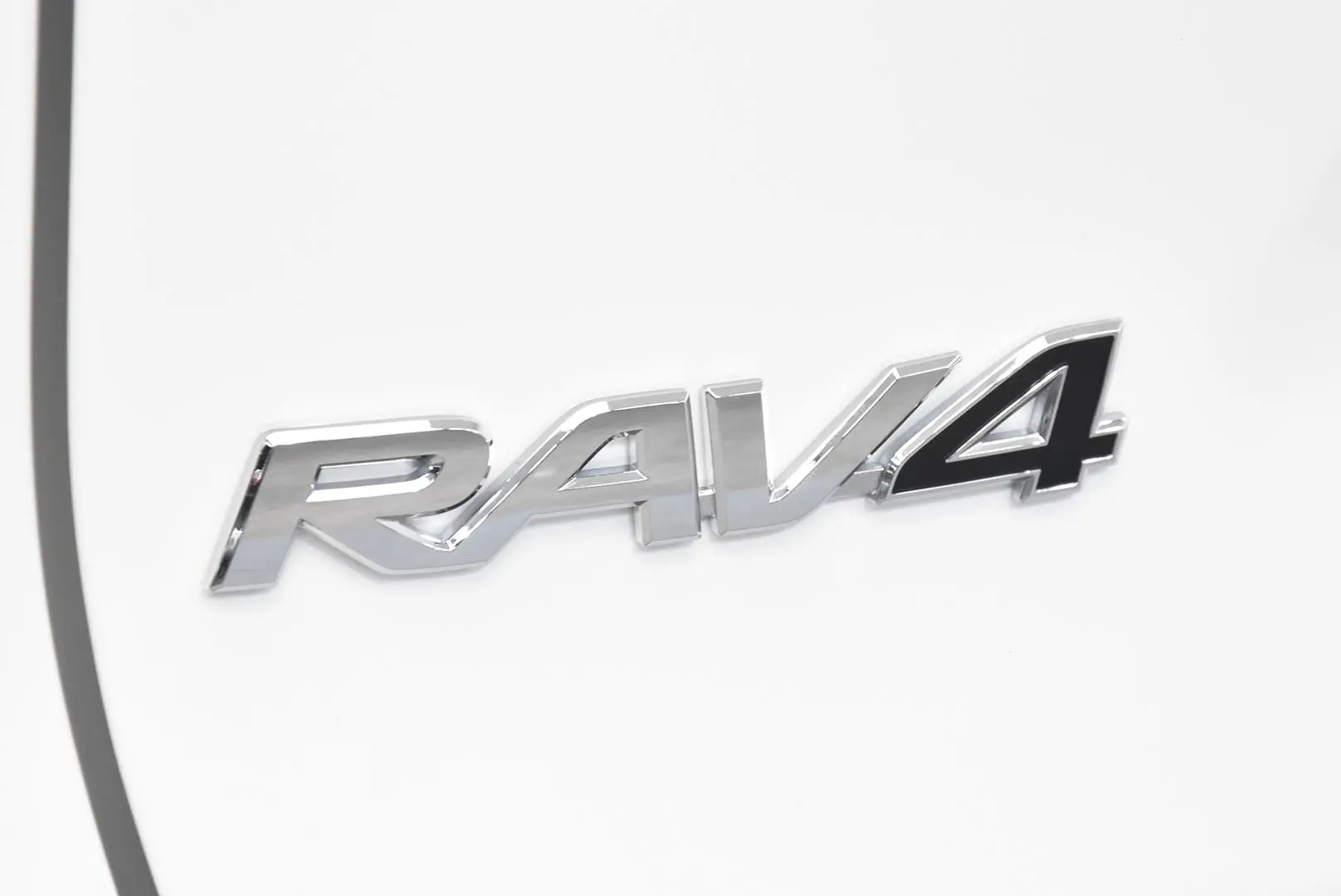 2024 Toyota RAV4 Gallery Image 7