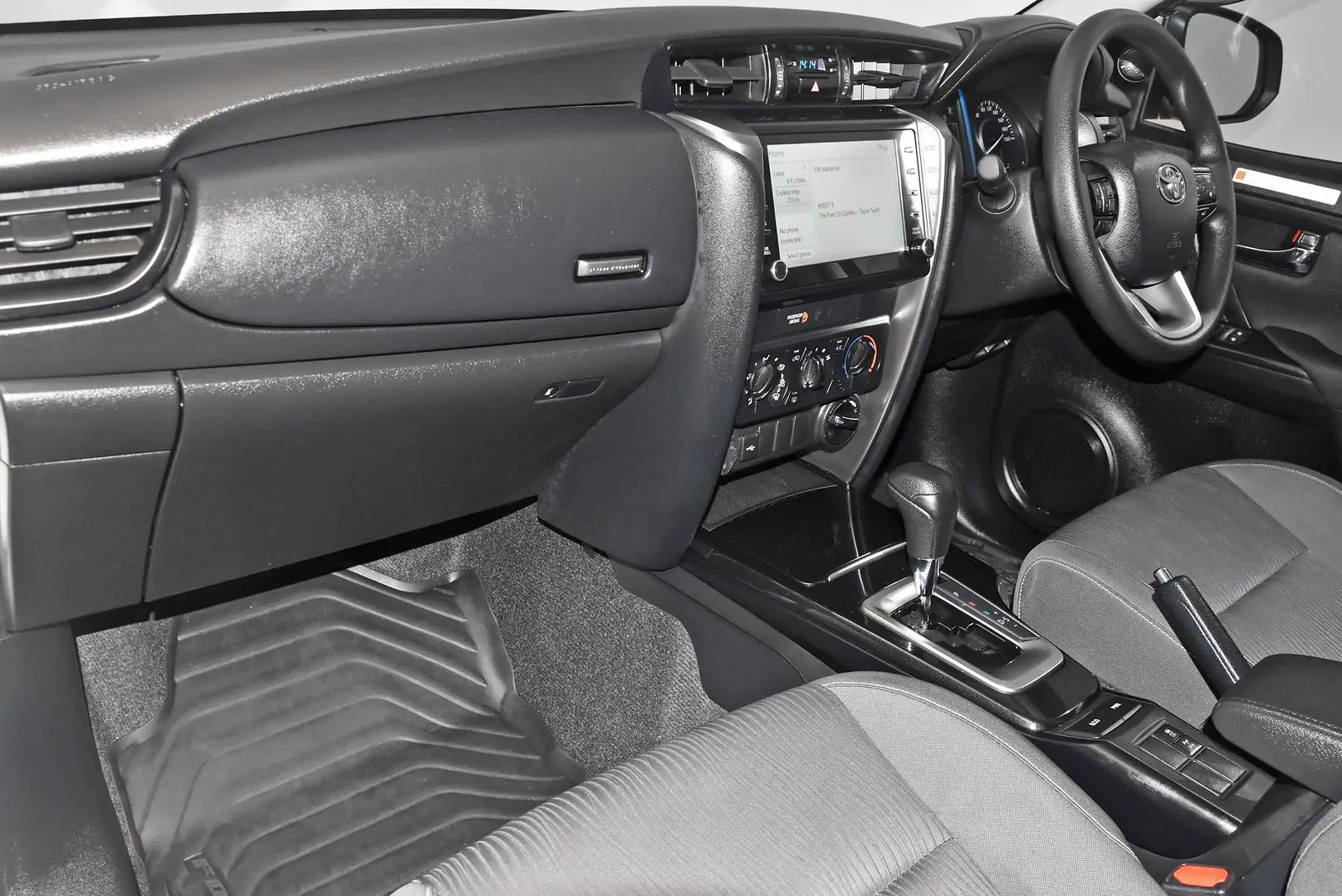 2025 Toyota Fortuner Gallery Image 16
