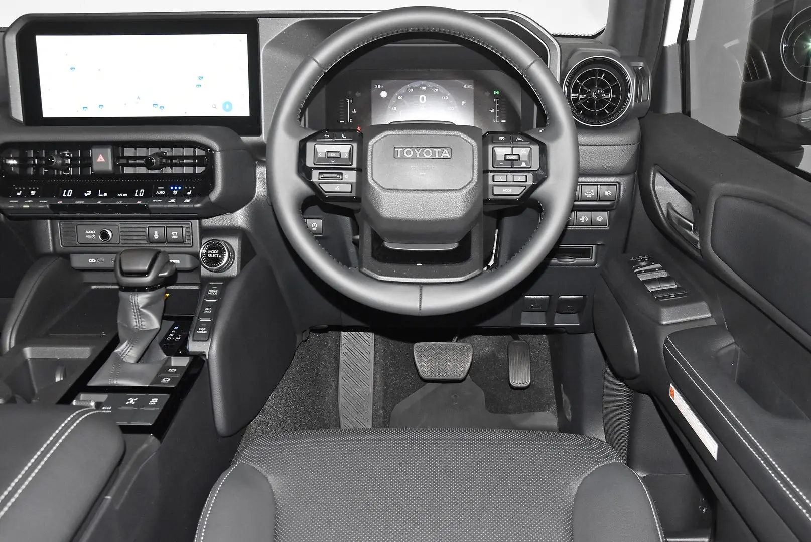 2025 Toyota Landcruiser Prado Gallery Image 15