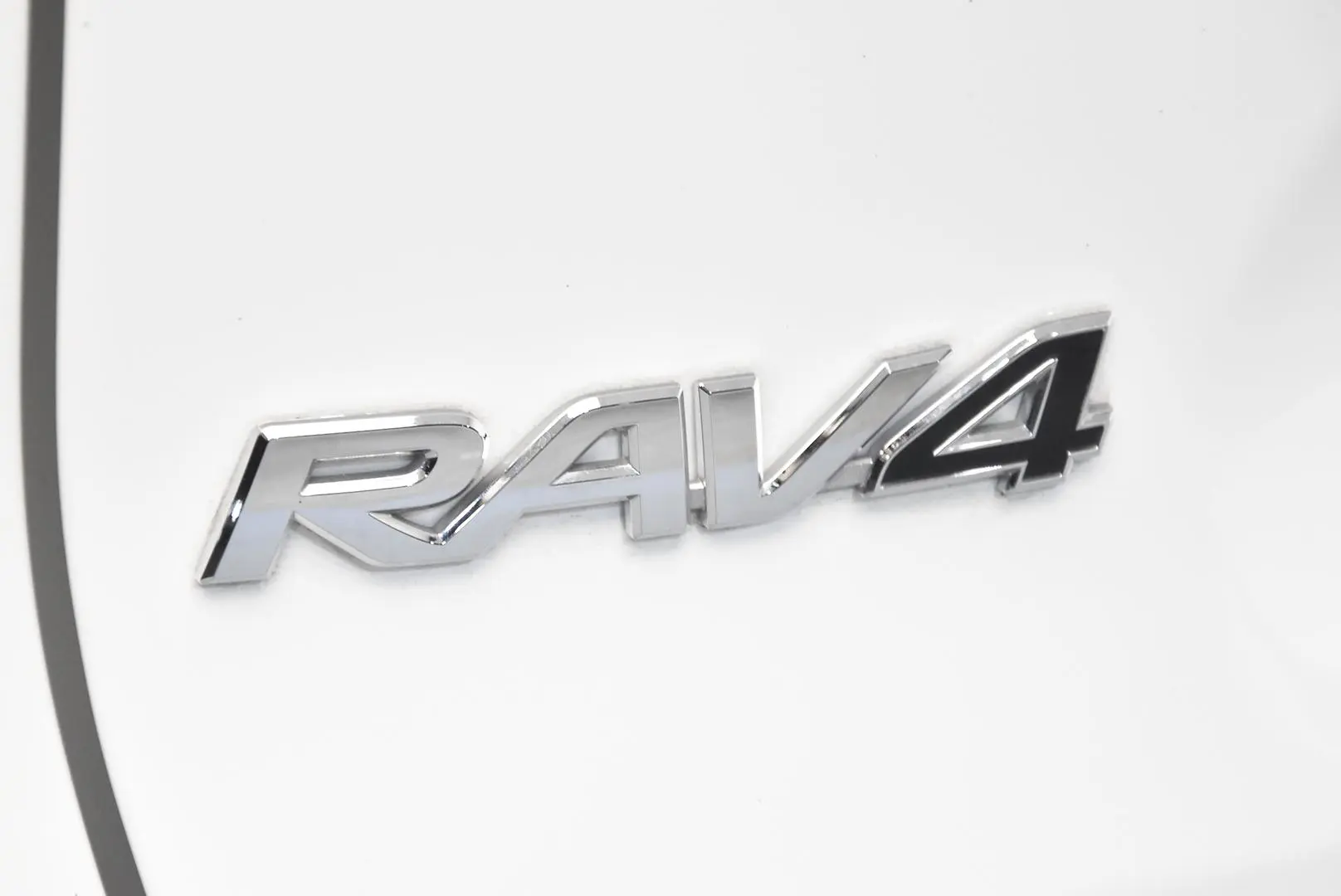 2024 Toyota RAV4 Gallery Image 7