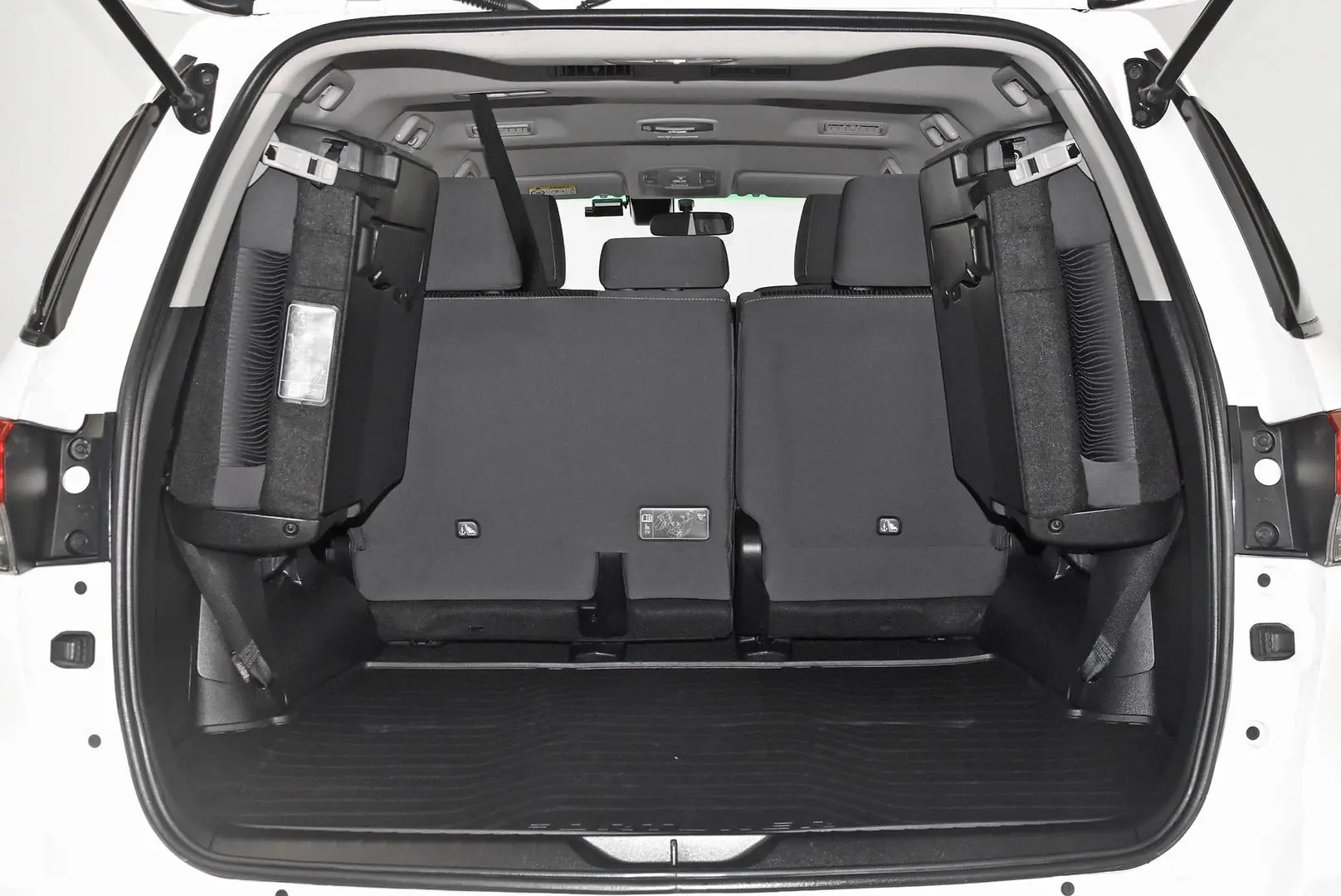 2025 Toyota Fortuner Gallery Image 20