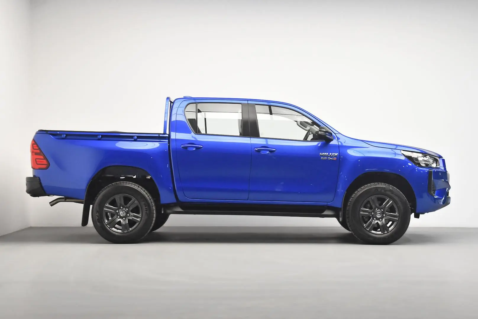 2024 Toyota Hilux Gallery Image 3