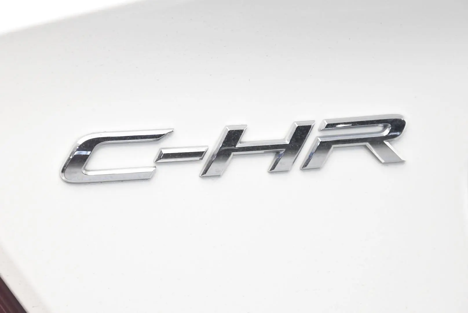 2017 Toyota C-HR Gallery Image 7