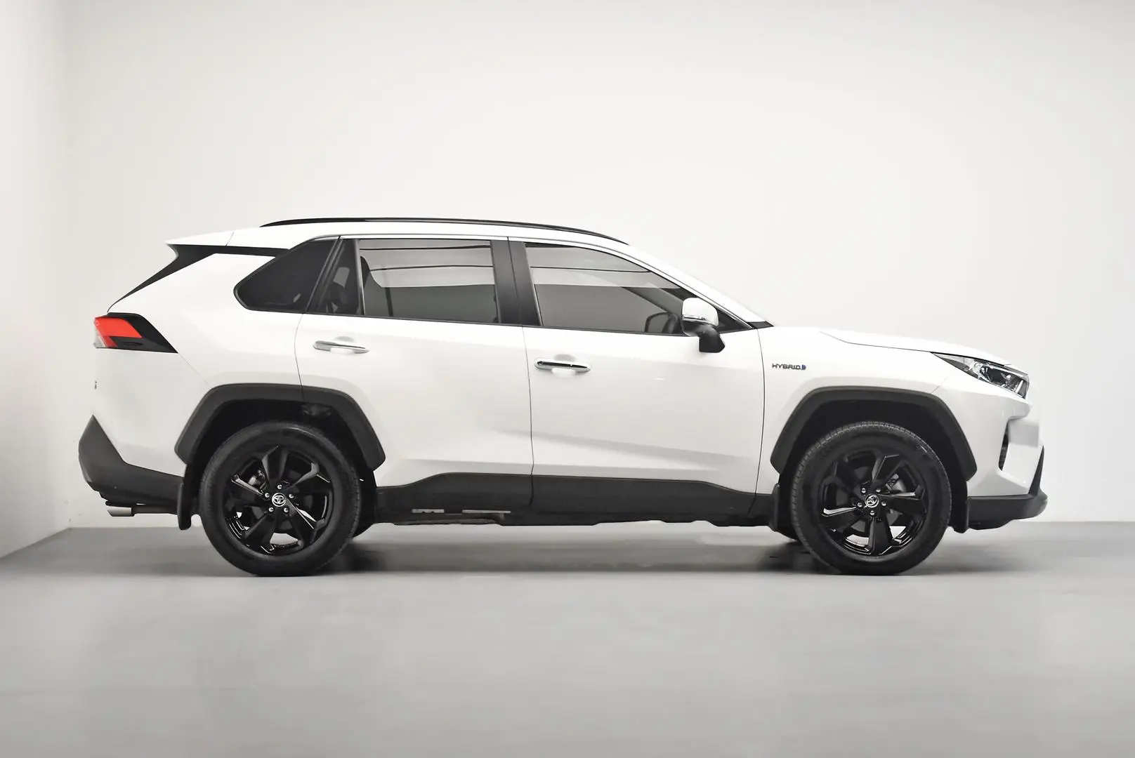 2021 Toyota Rav4 Gallery Image 3