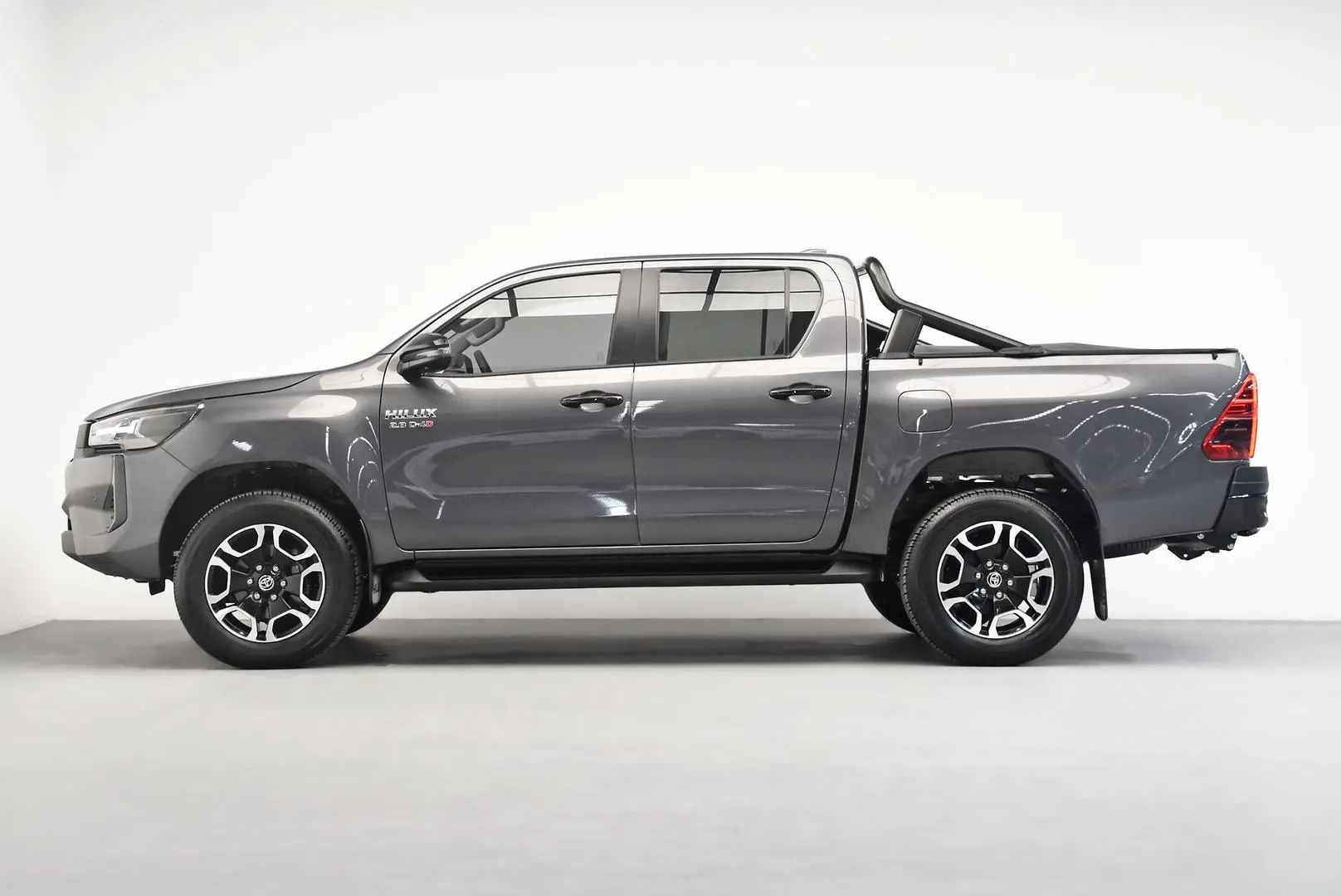 2025 Toyota Hilux Gallery Image 4