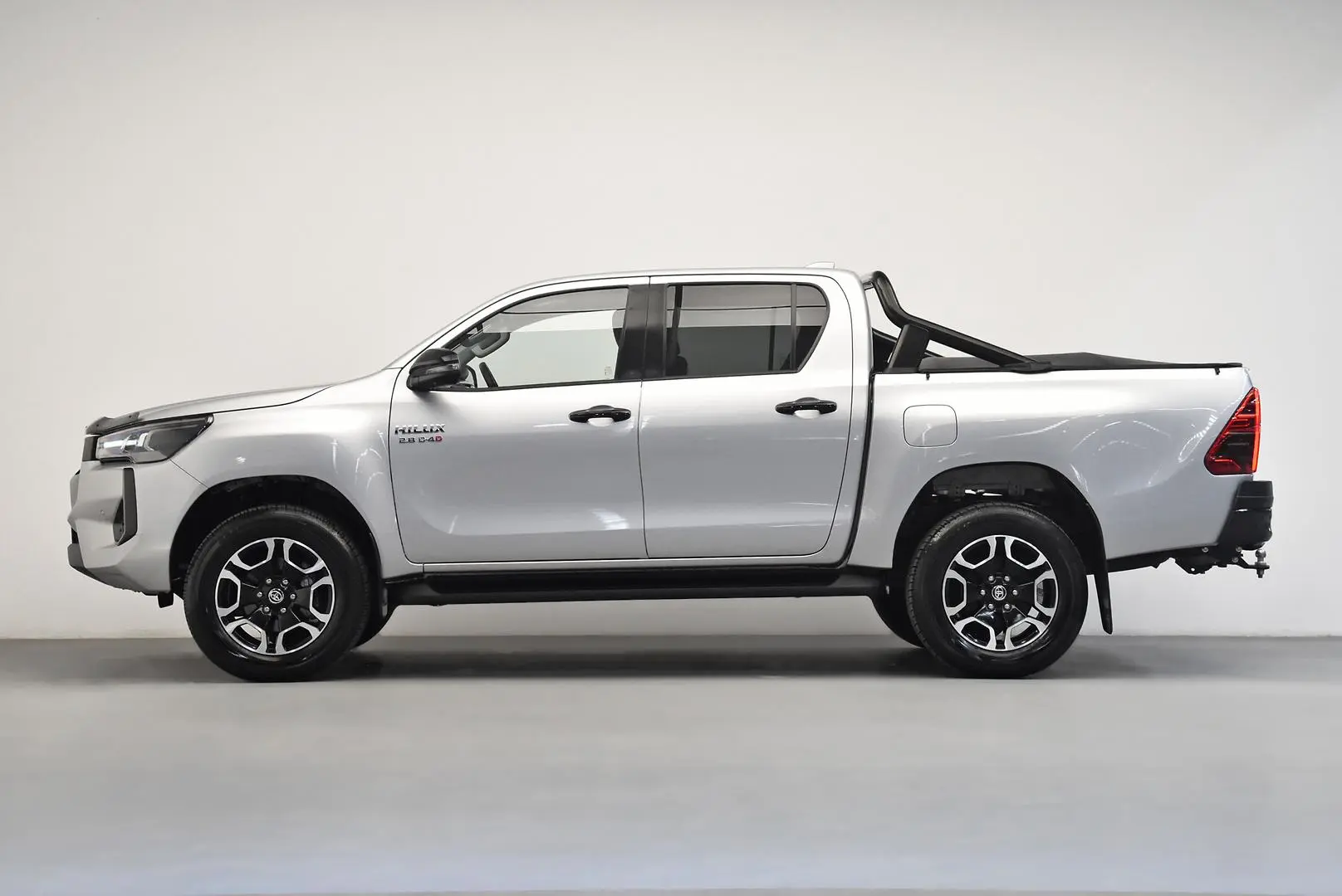 2025 Toyota Hilux Gallery Image 4