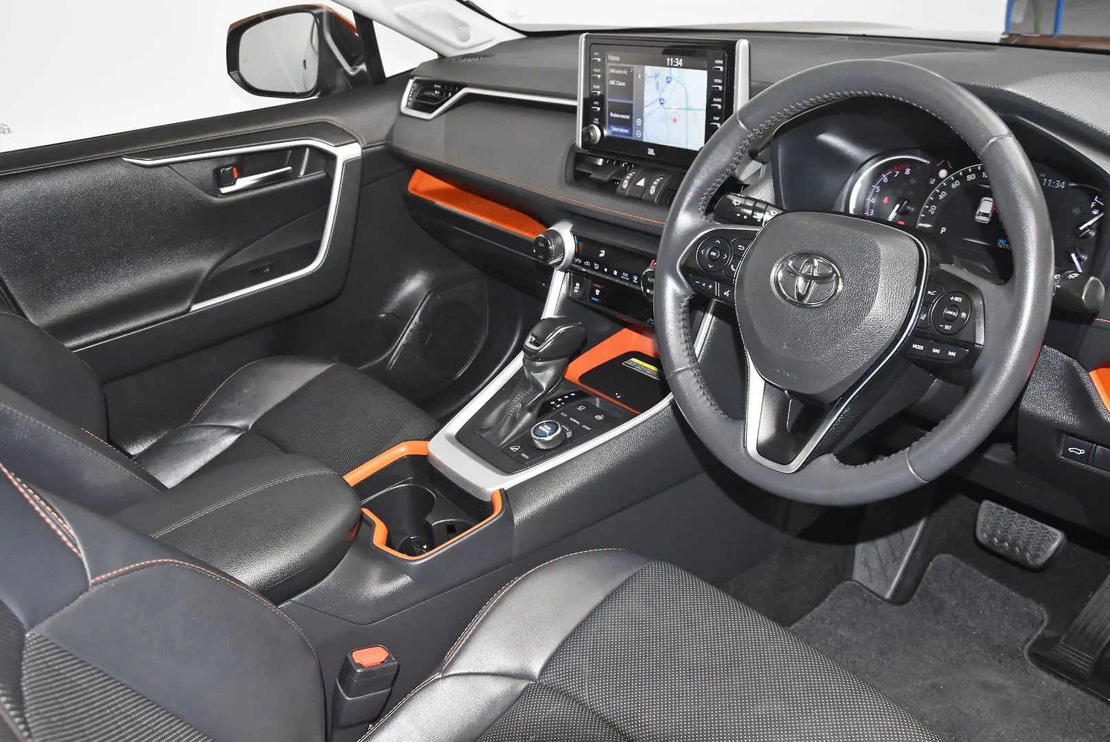 2020 Toyota RAV4 Gallery Image 9