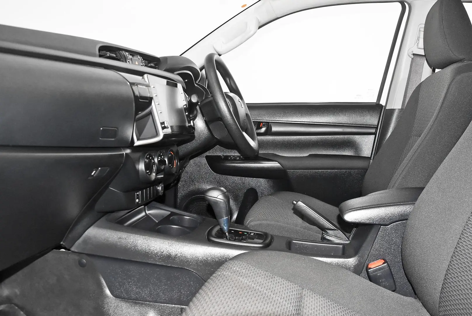 2021 Toyota Hilux Gallery Image 17