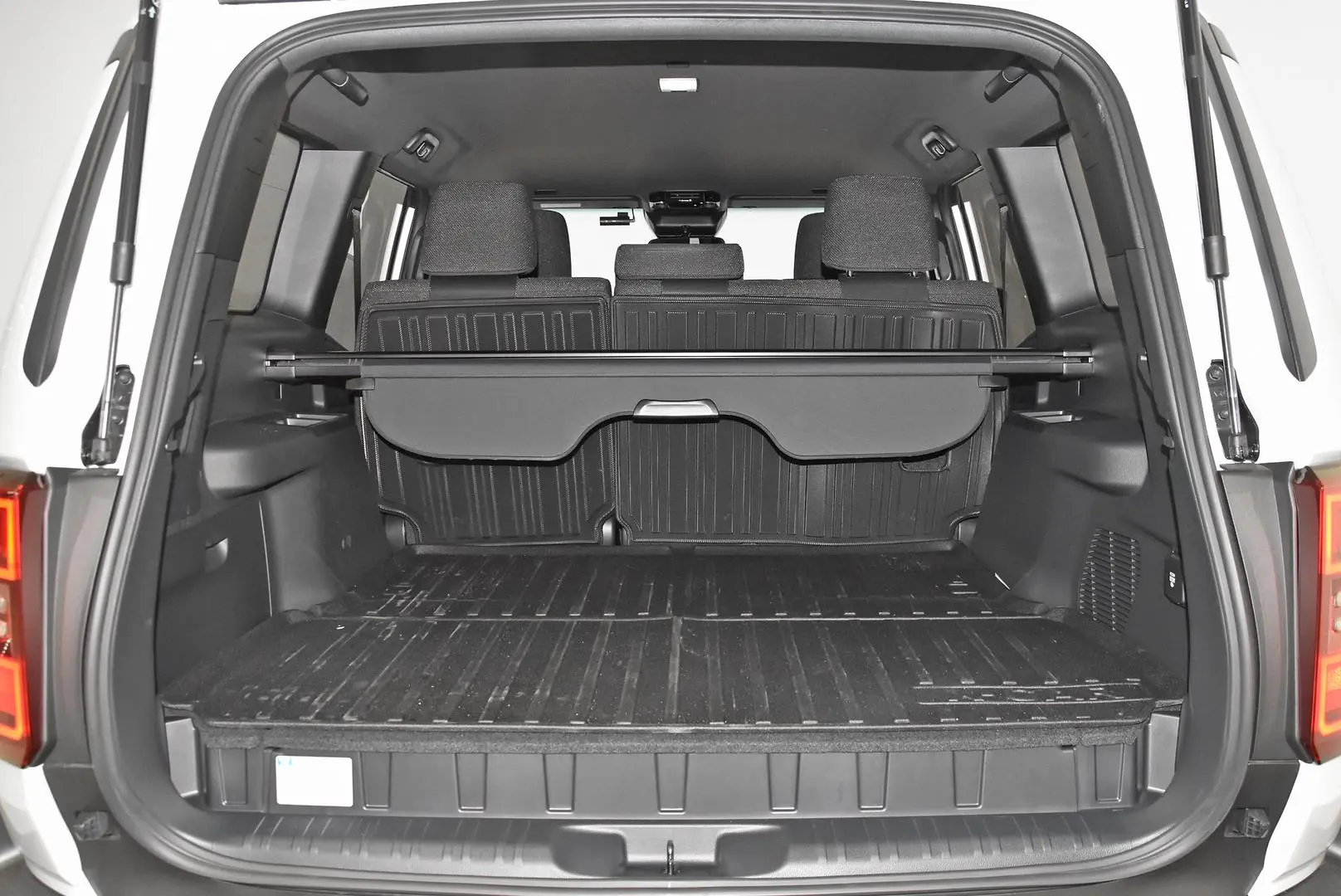 2025 Toyota Landcruiser Prado Gallery Image 21