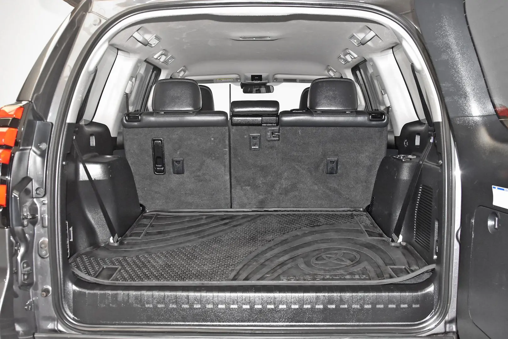 2021 Toyota Landcruiser Prado Gallery Image 19
