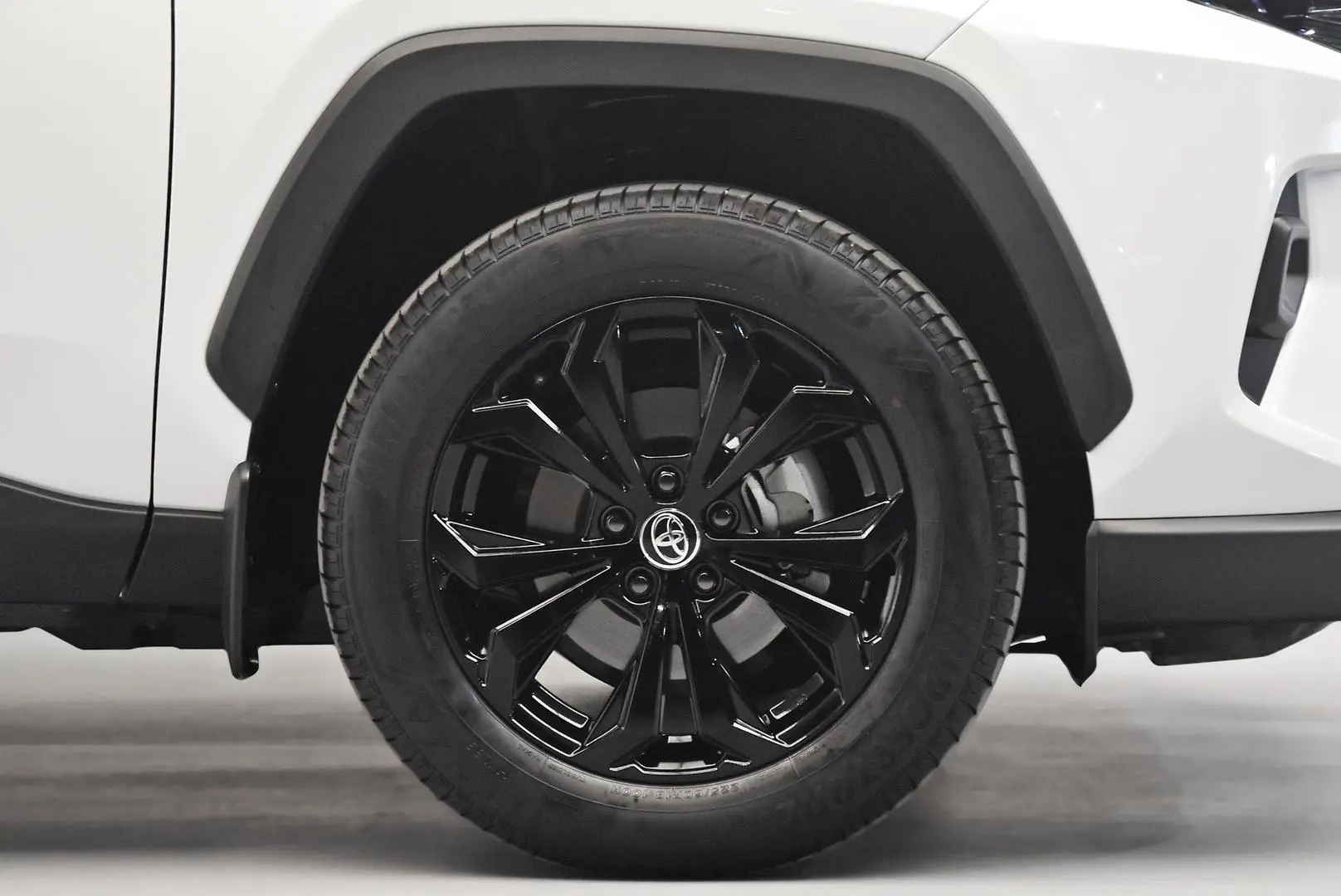 2024 Toyota RAV4 Gallery Image 25