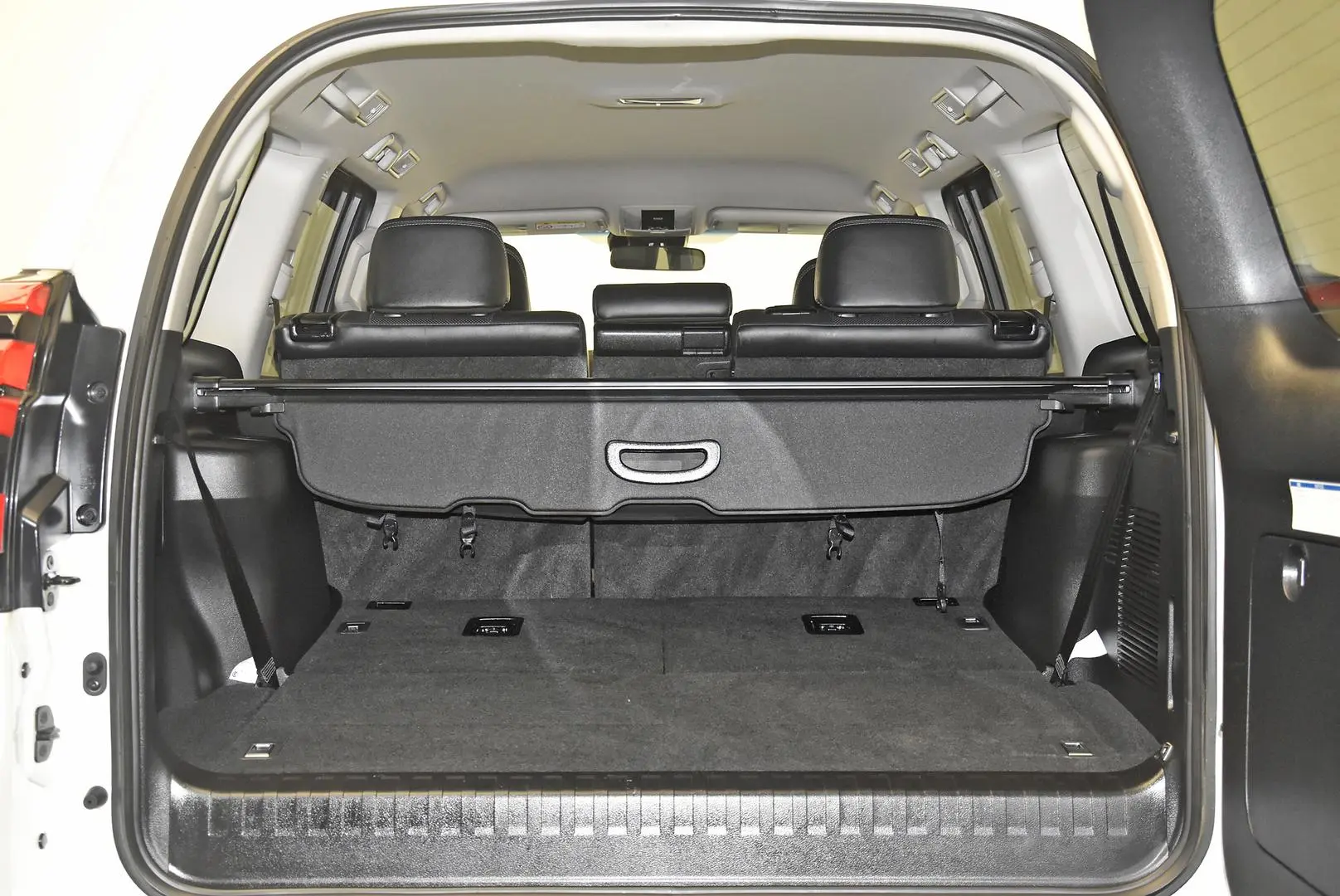 2022 Toyota Landcruiser Prado Gallery Image 19