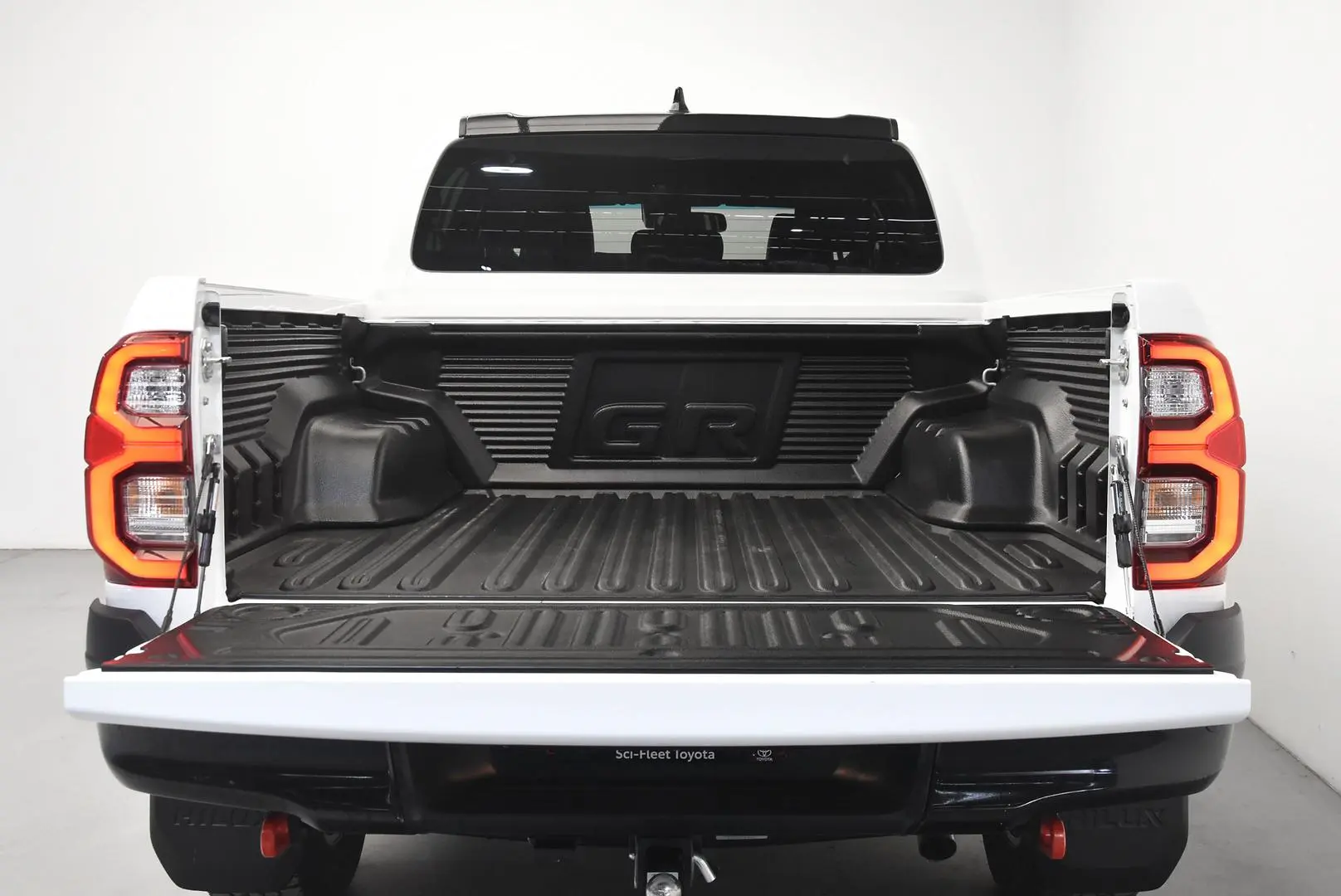 2025 Toyota Hilux Gallery Image 21