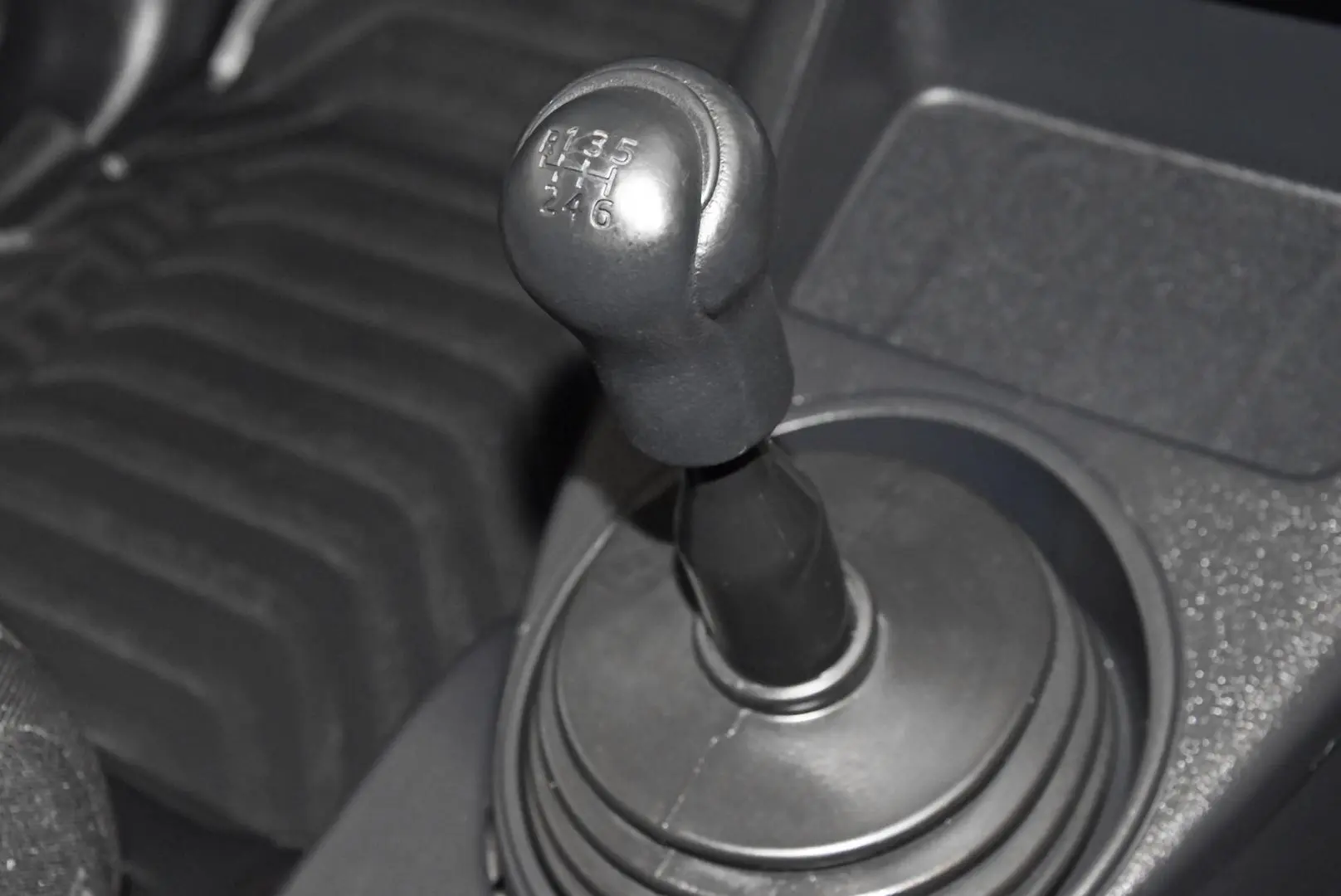 2023 Toyota Hilux Gallery Image 13