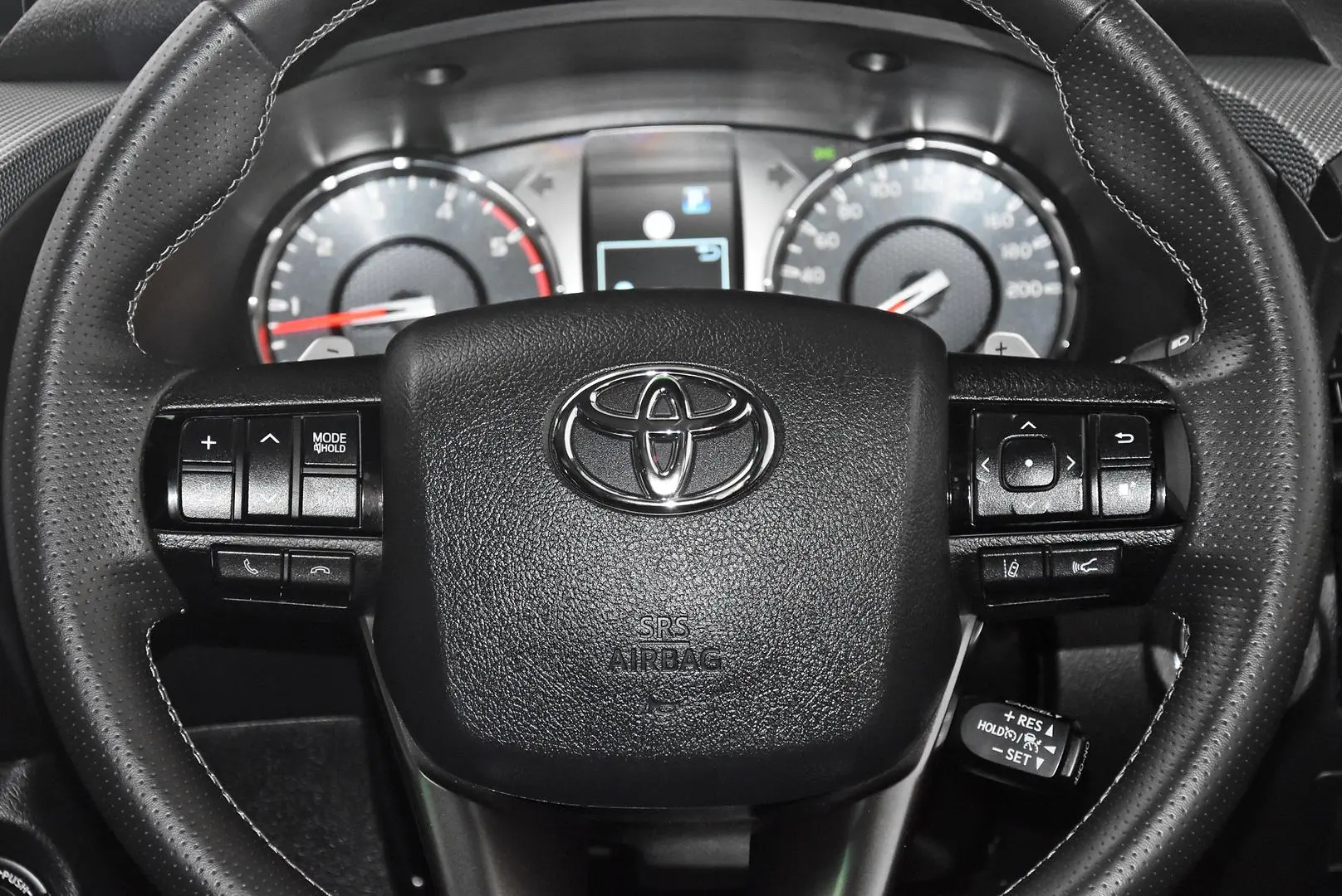 2025 Toyota Hilux Gallery Image 15