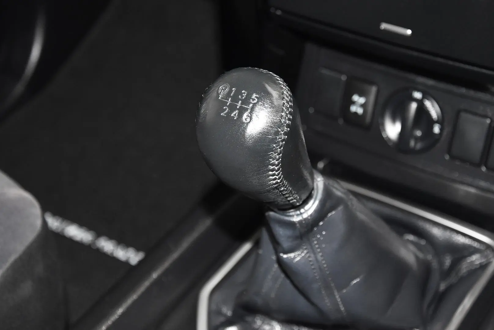 2016 Toyota Landcruiser Prado Gallery Image 12