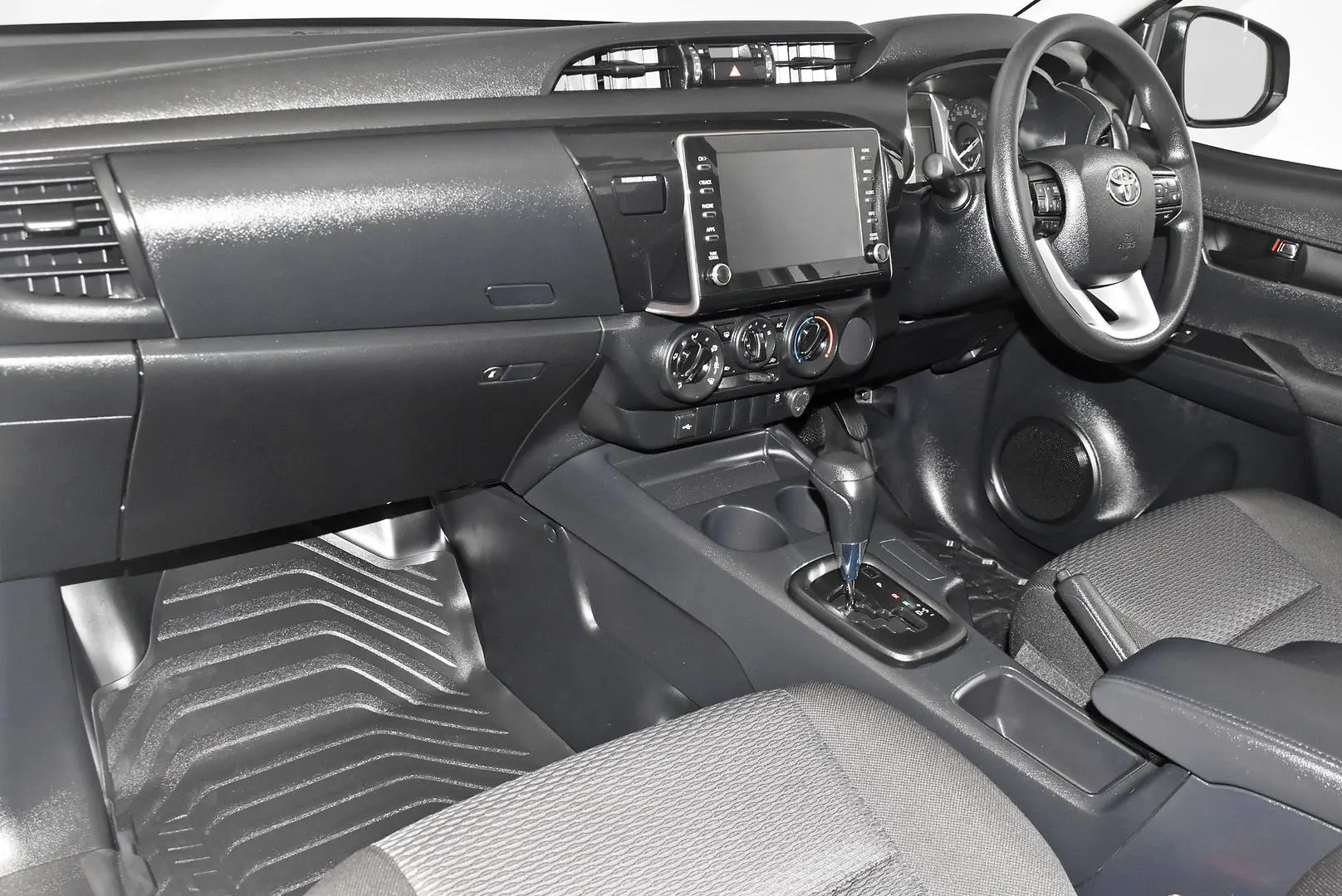 2025 Toyota Hilux Gallery Image 14