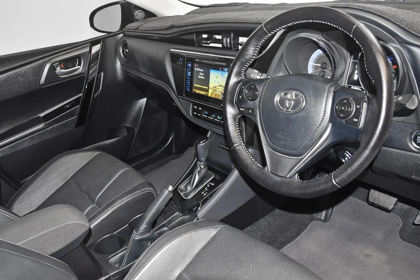 2016 Toyota Corolla Gallery Image 9