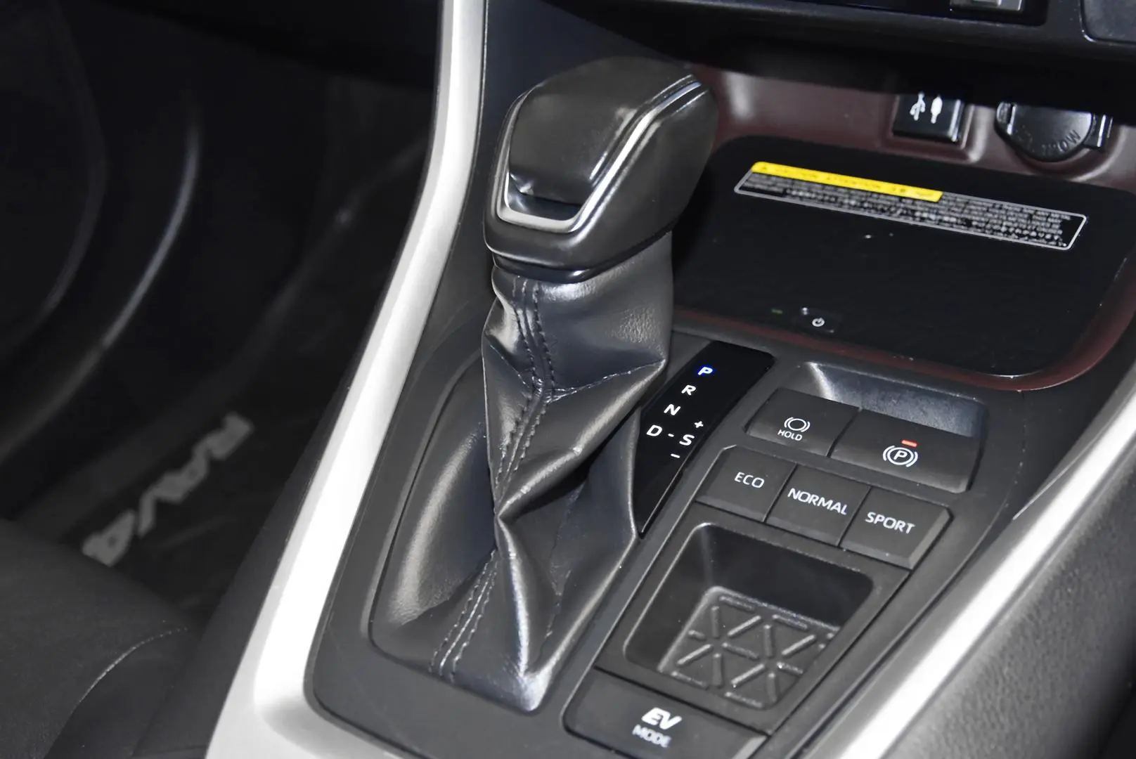 2019 Toyota RAV4 Gallery Image 14