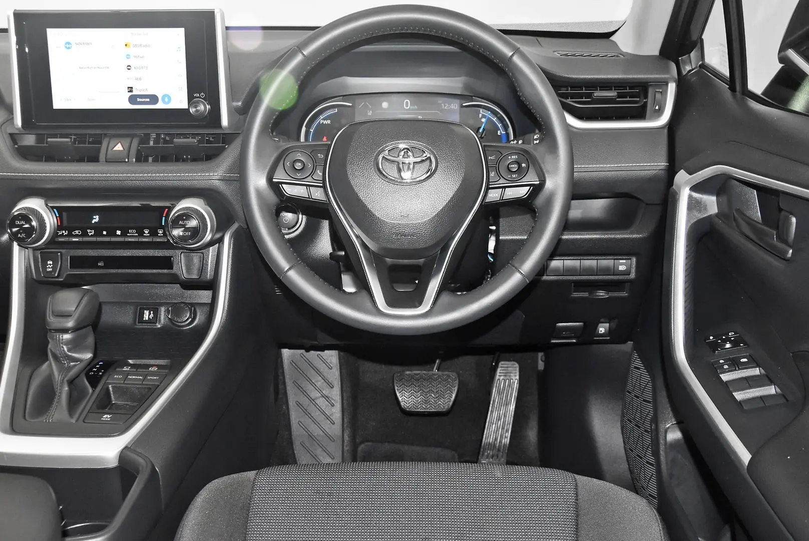 2025 Toyota RAV4 Gallery Image 15