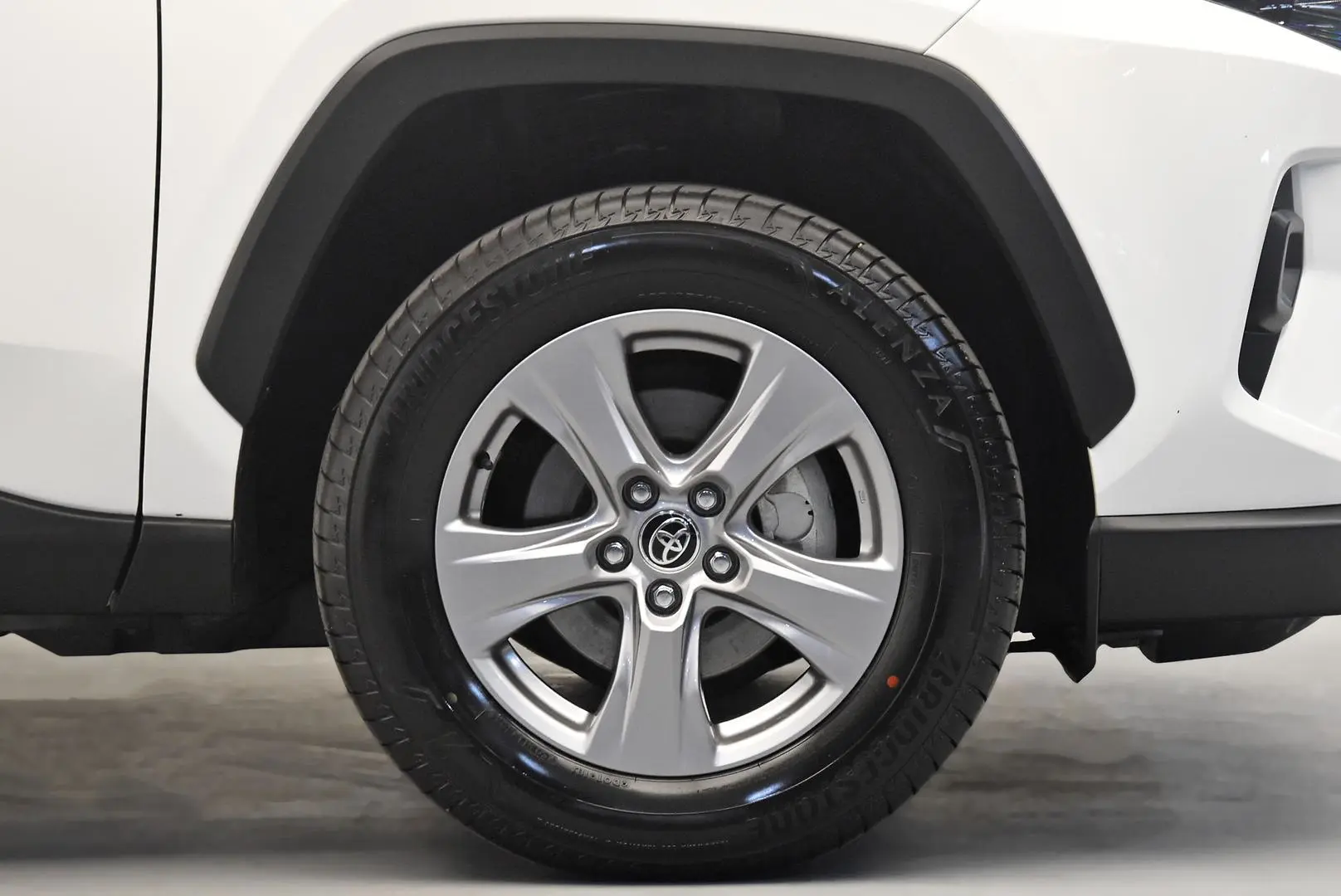 2025 Toyota RAV4 Gallery Image 23