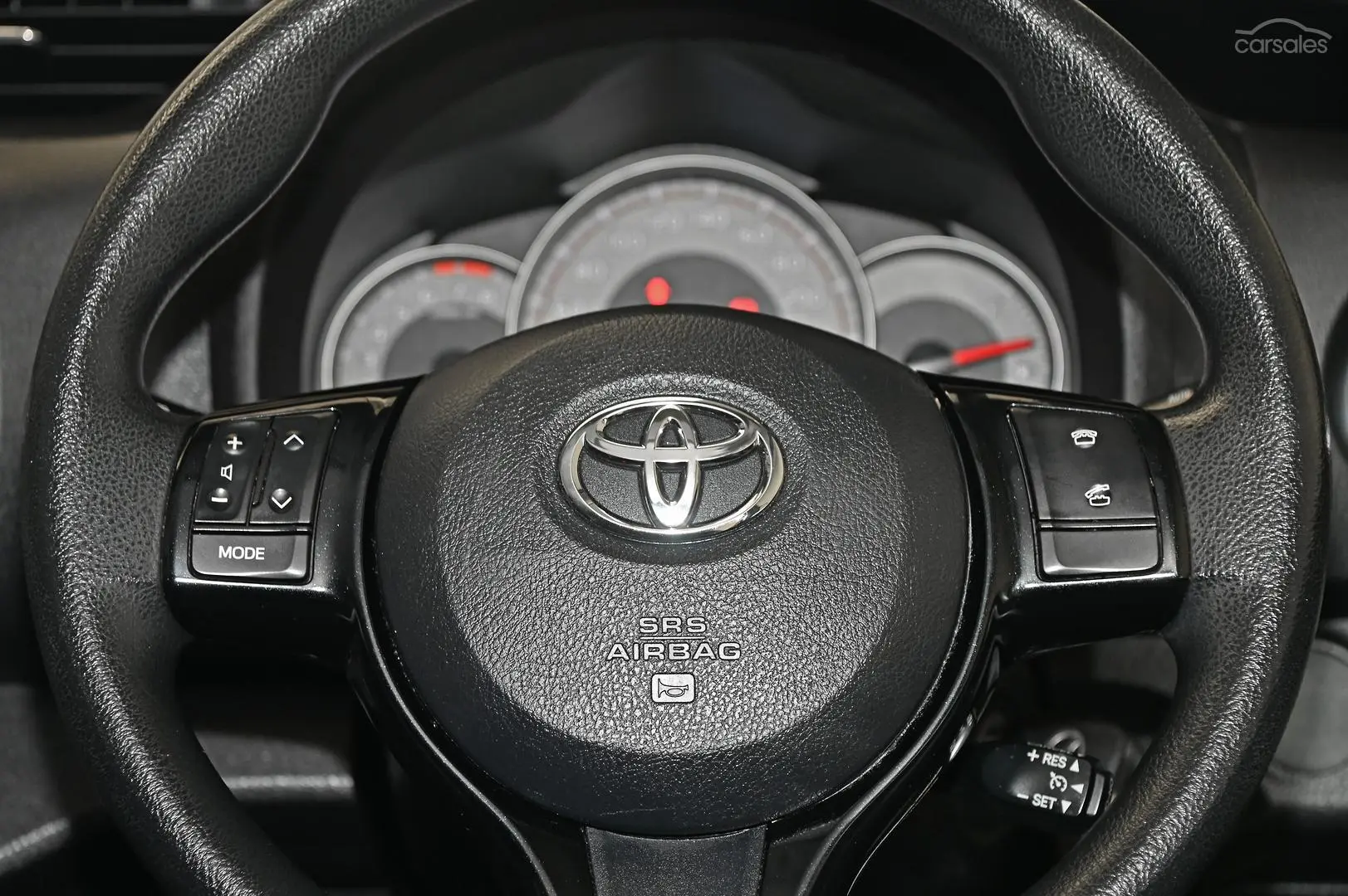2017 Toyota Yaris Image 15