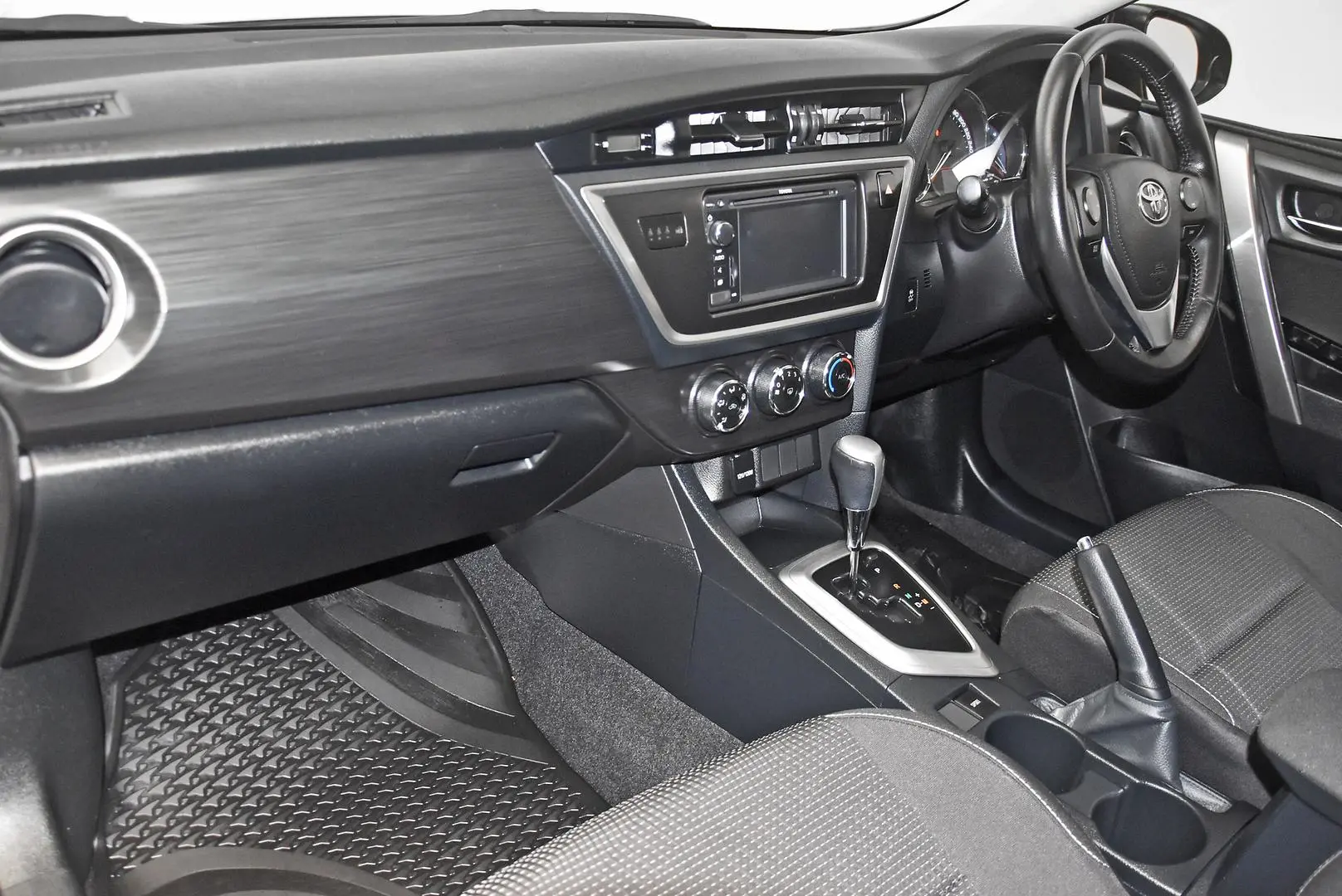 2013 Toyota Corolla Gallery Image 16