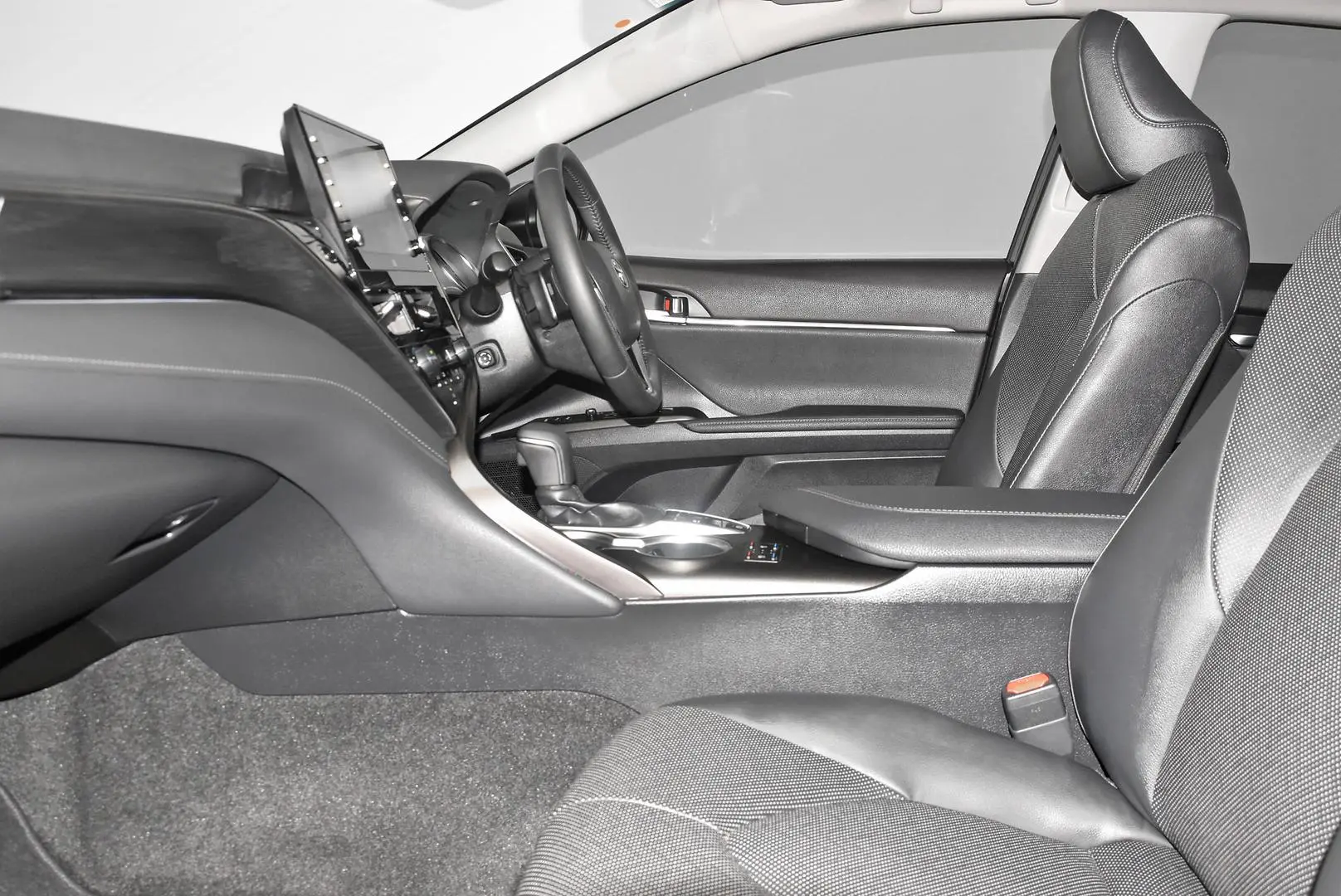 2024 Toyota Camry Gallery Image 17