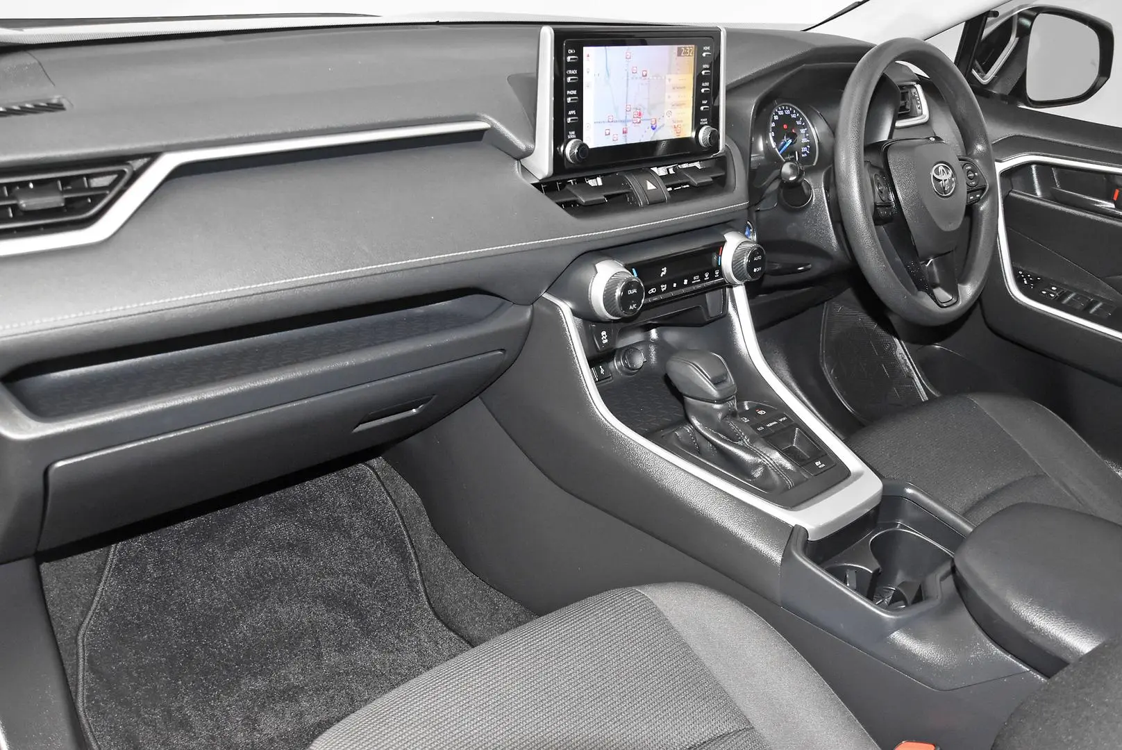 2020 Toyota RAV4 Gallery Image 17