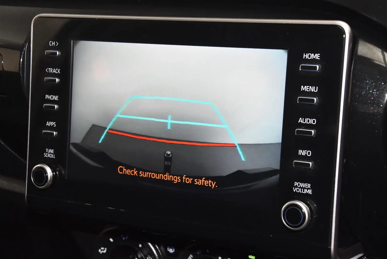 2022 Toyota Hilux Gallery Image 12