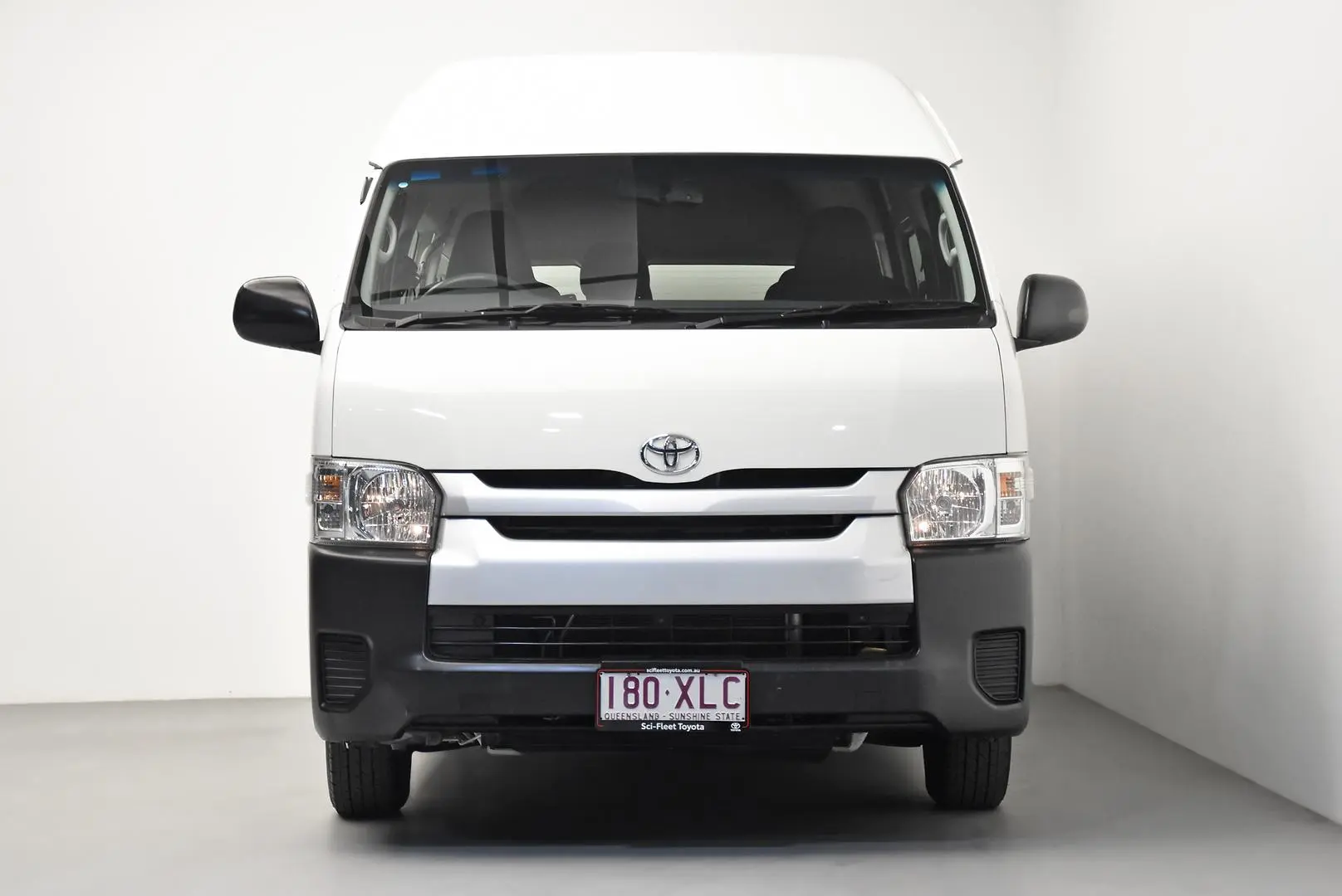 2017 Toyota Hiace Gallery Image 2