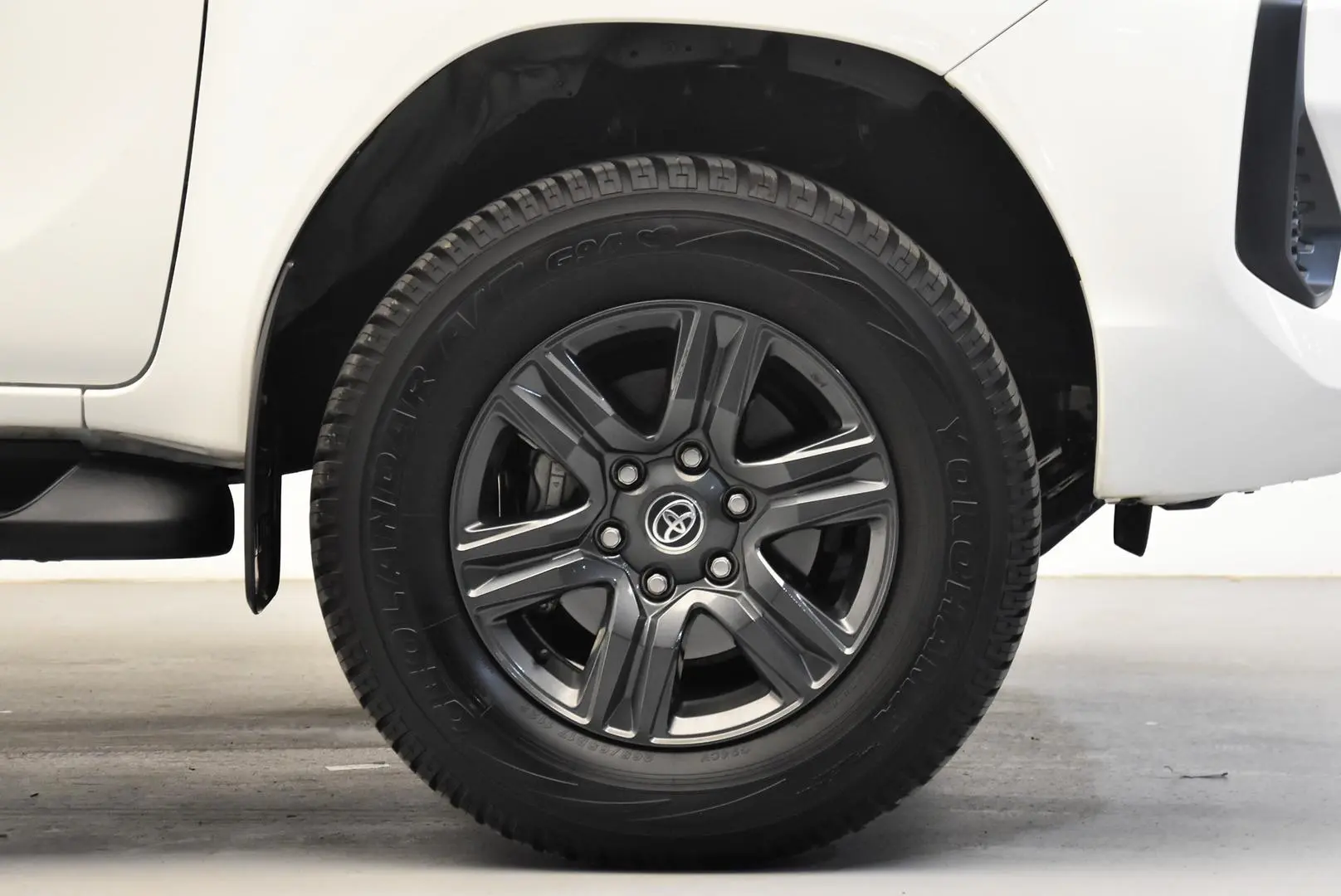 2025 Toyota Hilux Gallery Image 22