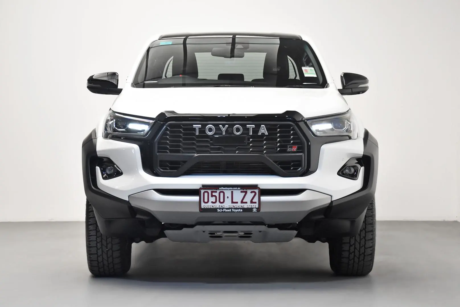2025 Toyota Hilux Gallery Image 2