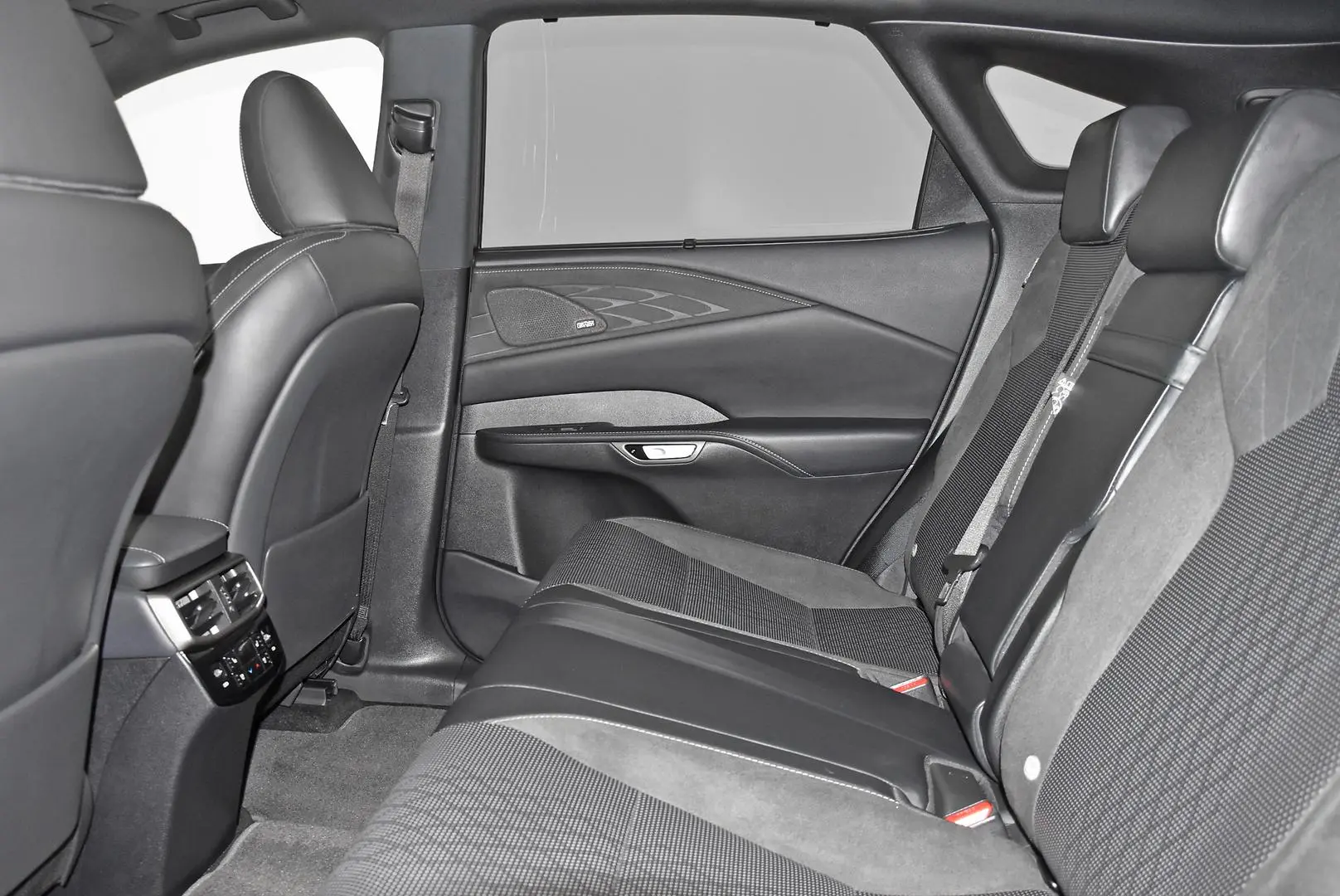 2023 Lexus RX Gallery Image 19
