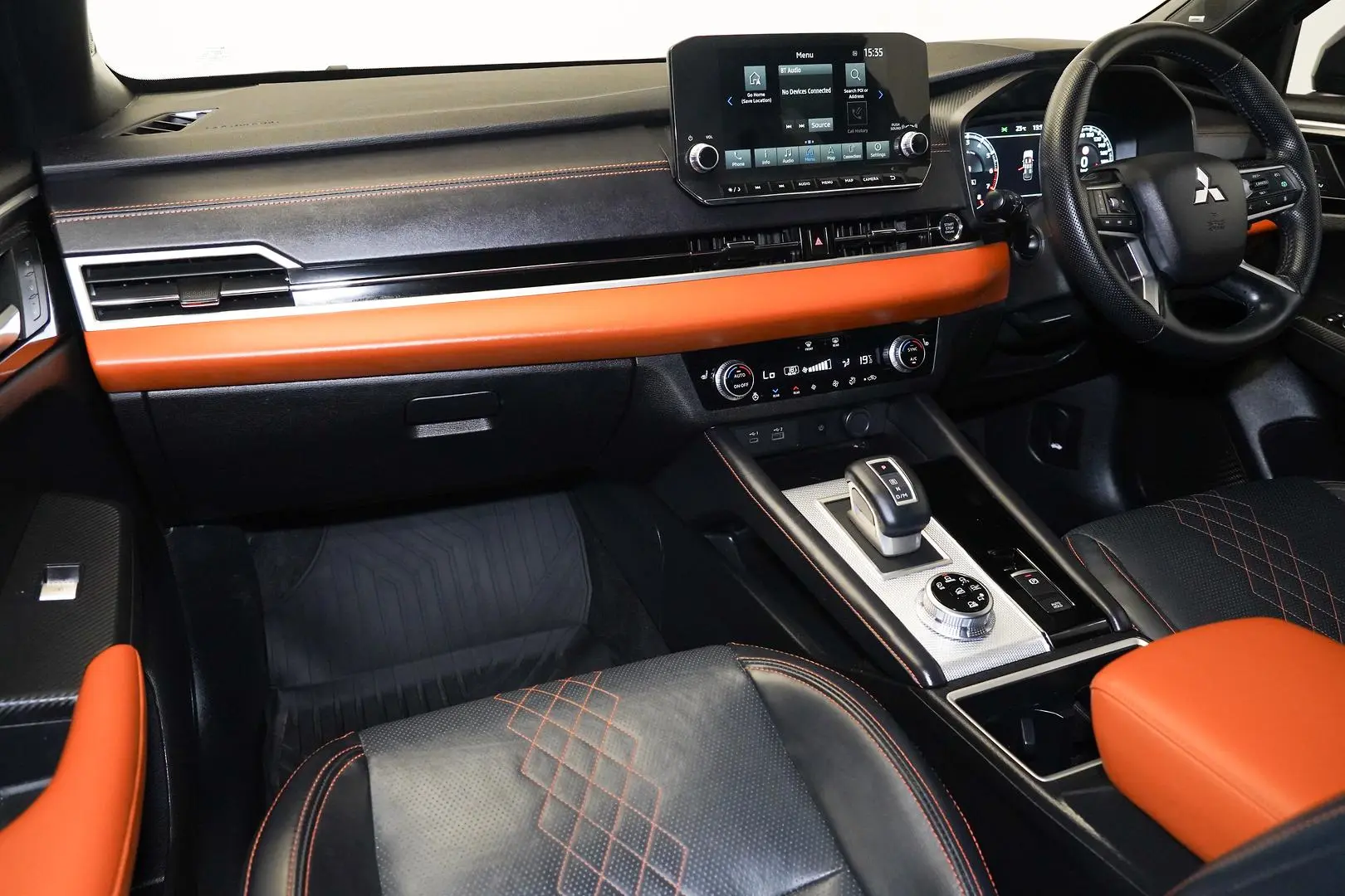 2023 Mitsubishi Outlander Gallery Image 9