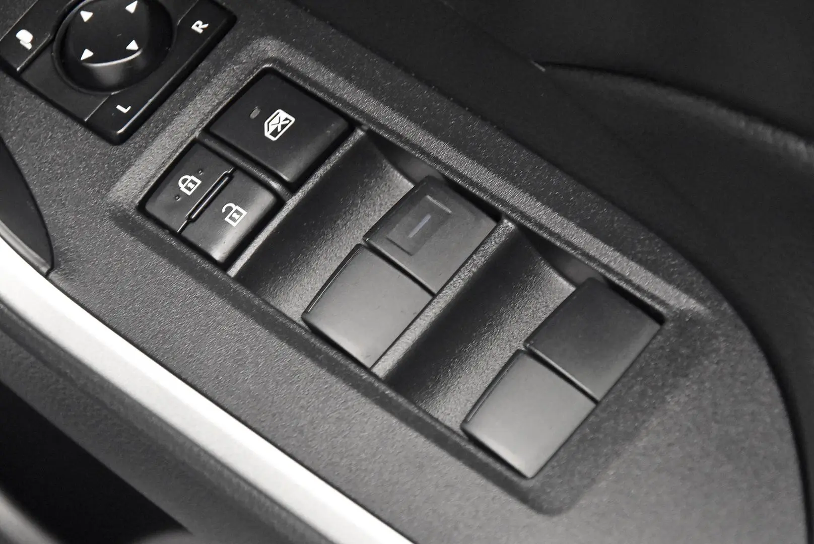 2025 Toyota RAV4 Gallery Image 10