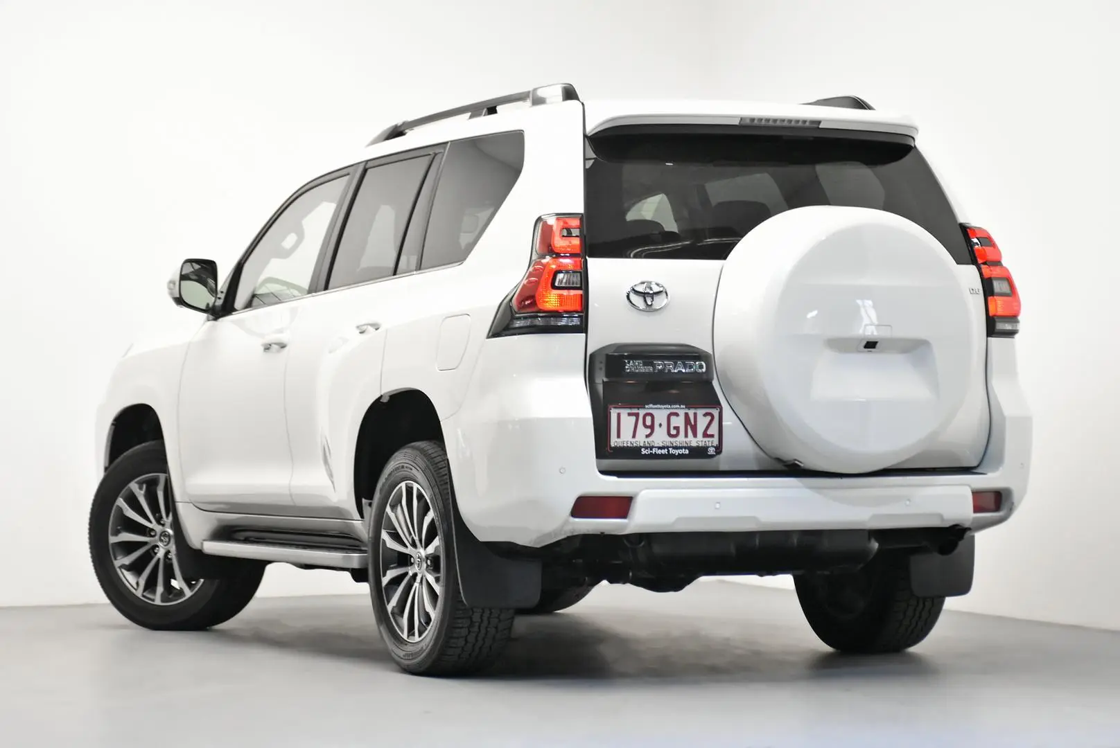 2023 Toyota Landcruiser Prado Gallery Image 5