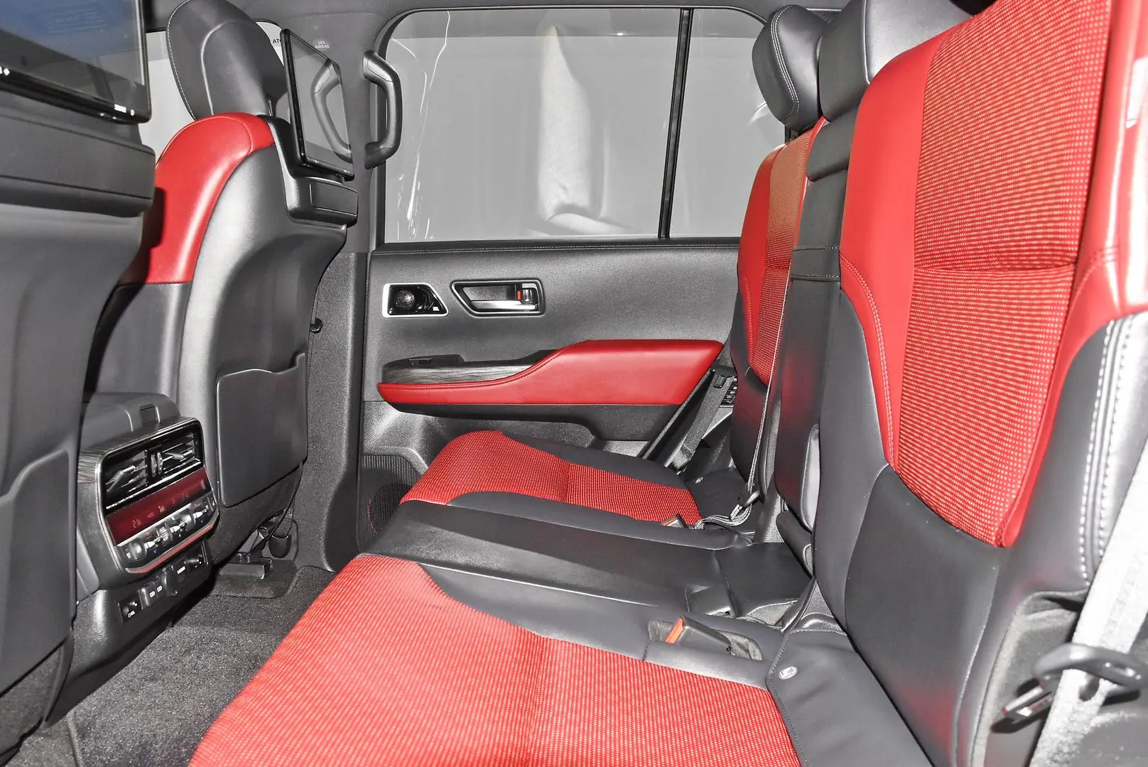 2023 Toyota Landcruiser Gallery Image 18