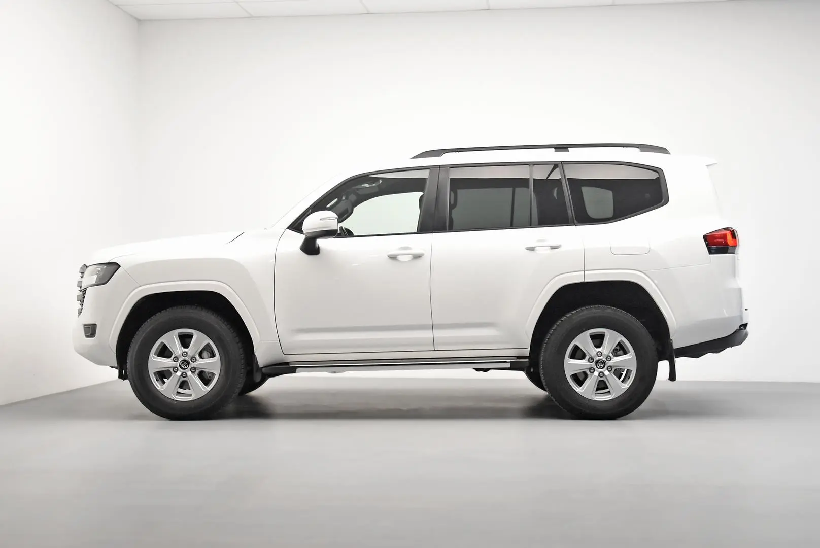 2023 Toyota Landcruiser Gallery Image 4