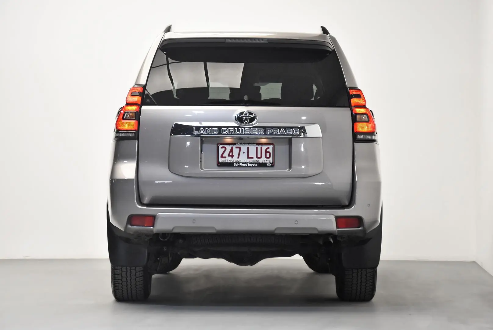 2023 Toyota Landcruiser Prado Gallery Image 6