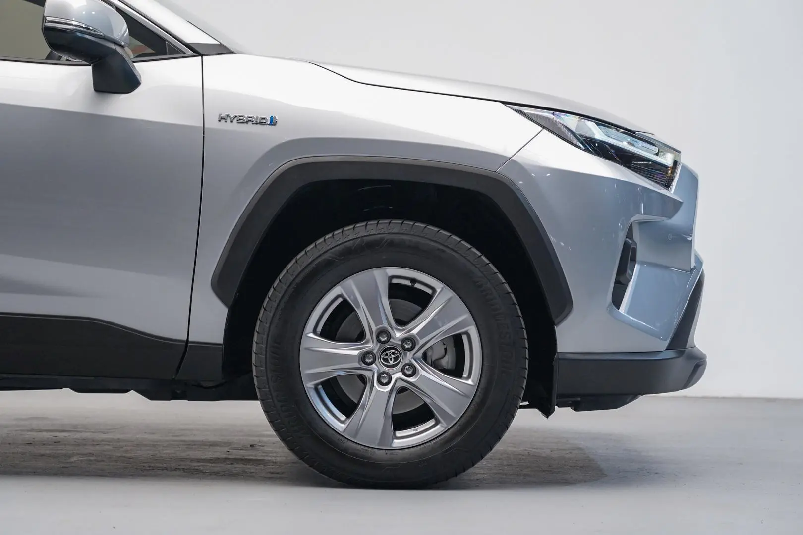 2022 Toyota RAV4 Gallery Image 5