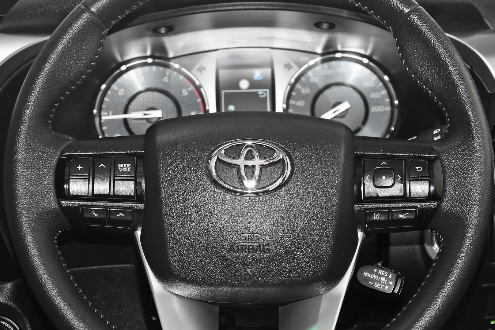 2025 Toyota Hilux Gallery Image 16